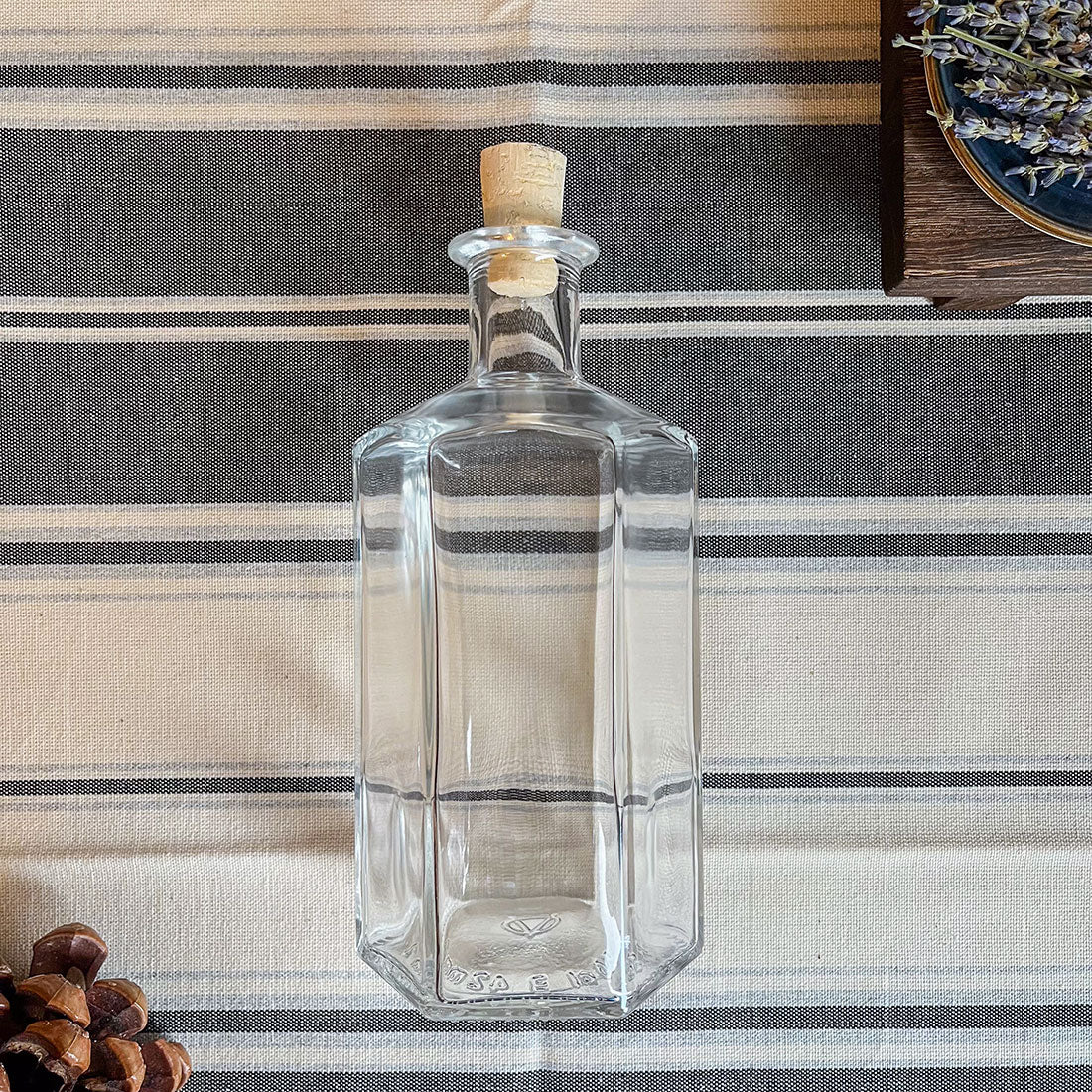 Bouteille apothicaire hexagonale 500ml en verre transparent avec bouchon en liège naturel