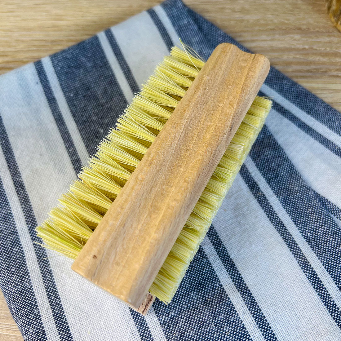 Brosse à ongles en hêtre et fibres d’agave – Hygiène naturelle