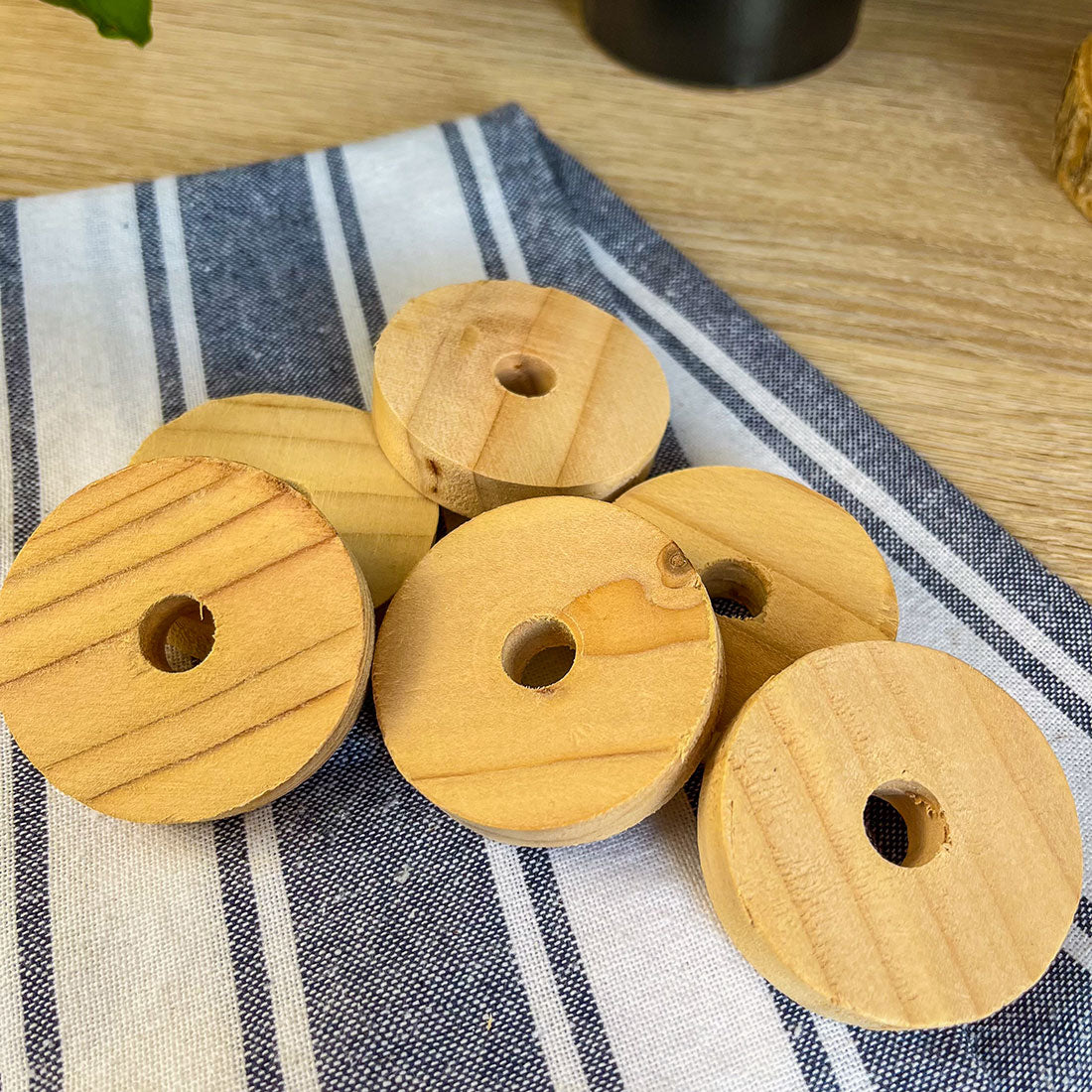 Jetons en cèdre antimites – Lot de 6 pour penderies et armoires
