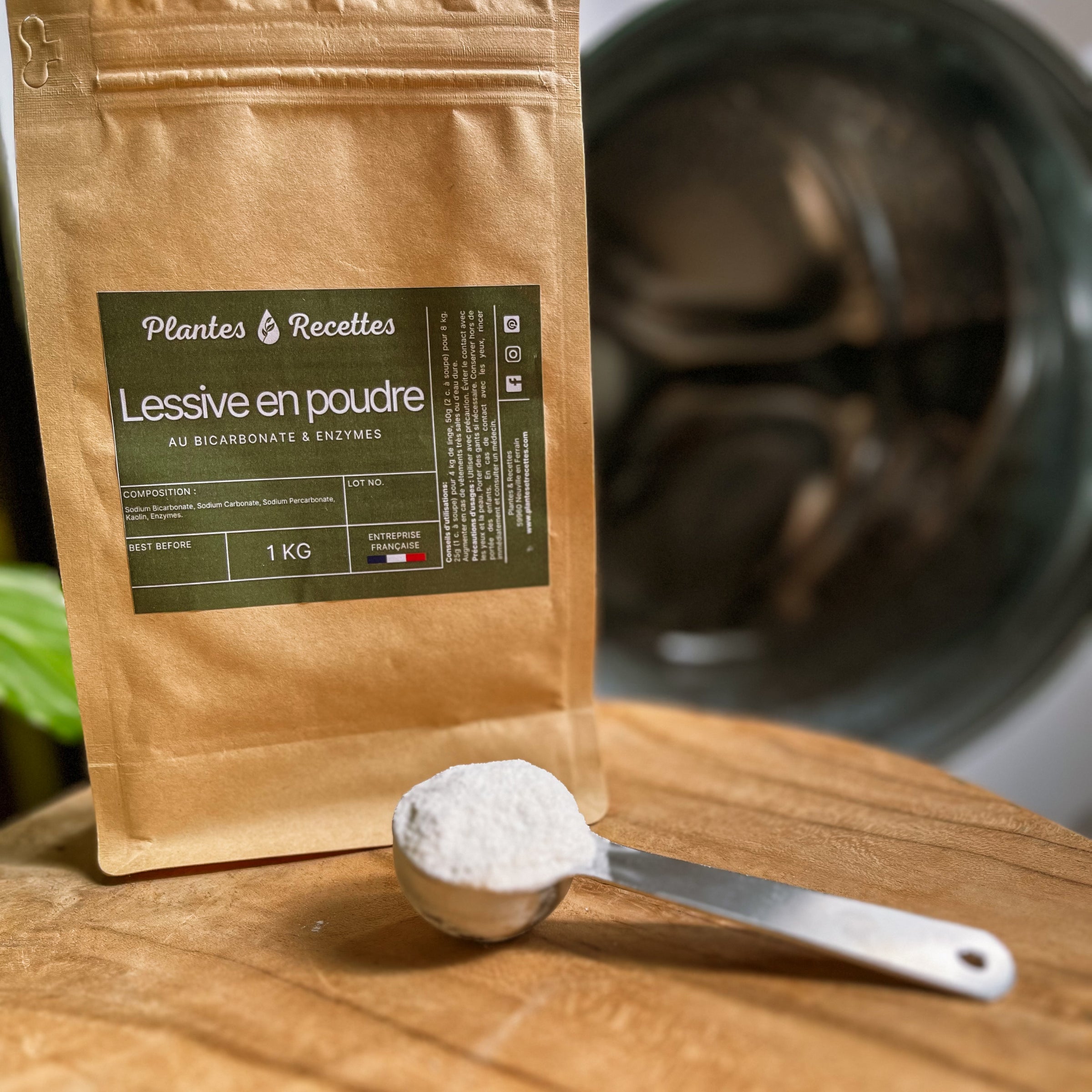 Lessive en poudre au bicarbonate et enzymes pour comparaison avec les autres lessives naturelles