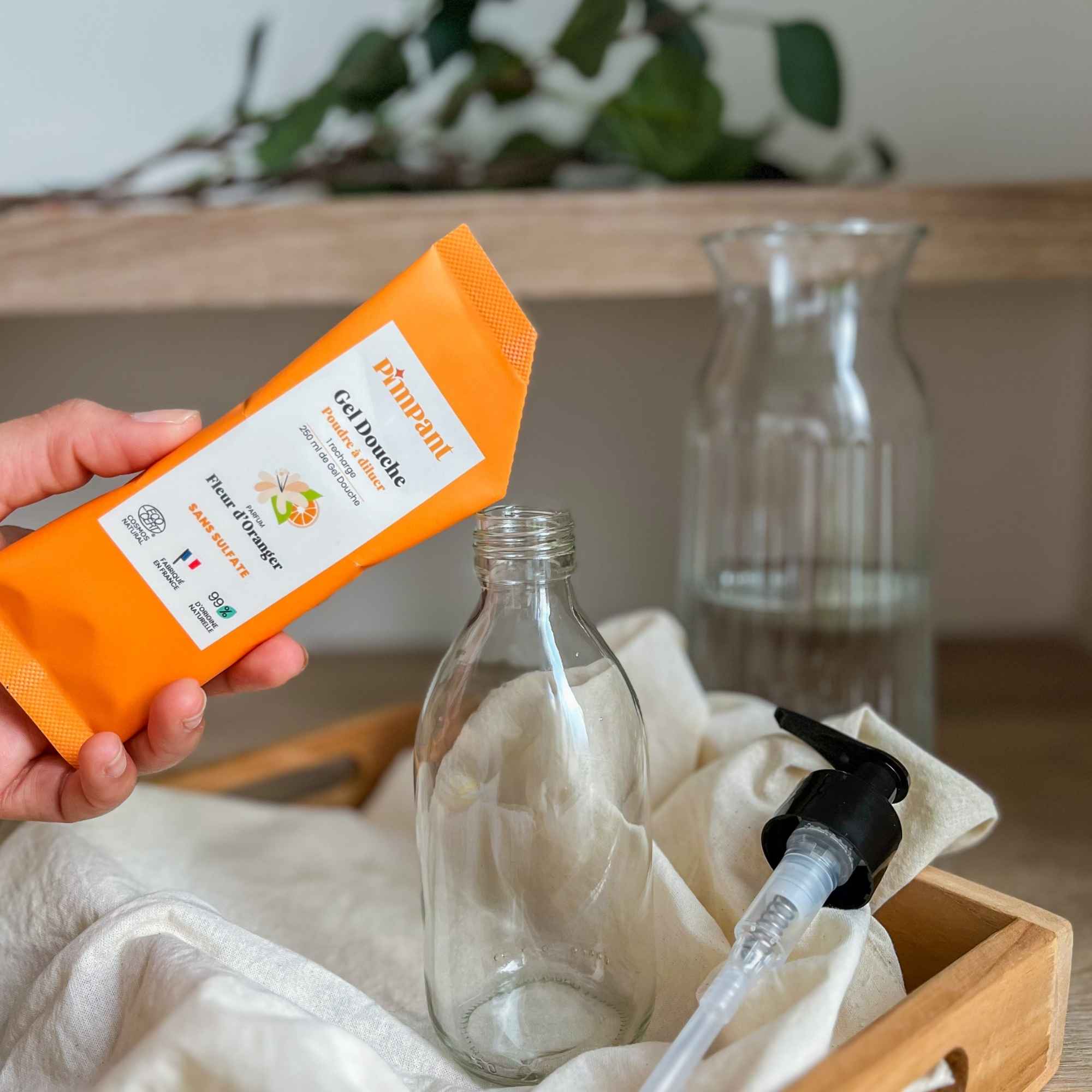 Flacon de gel douche doux et parfumé à la fleur d’oranger.