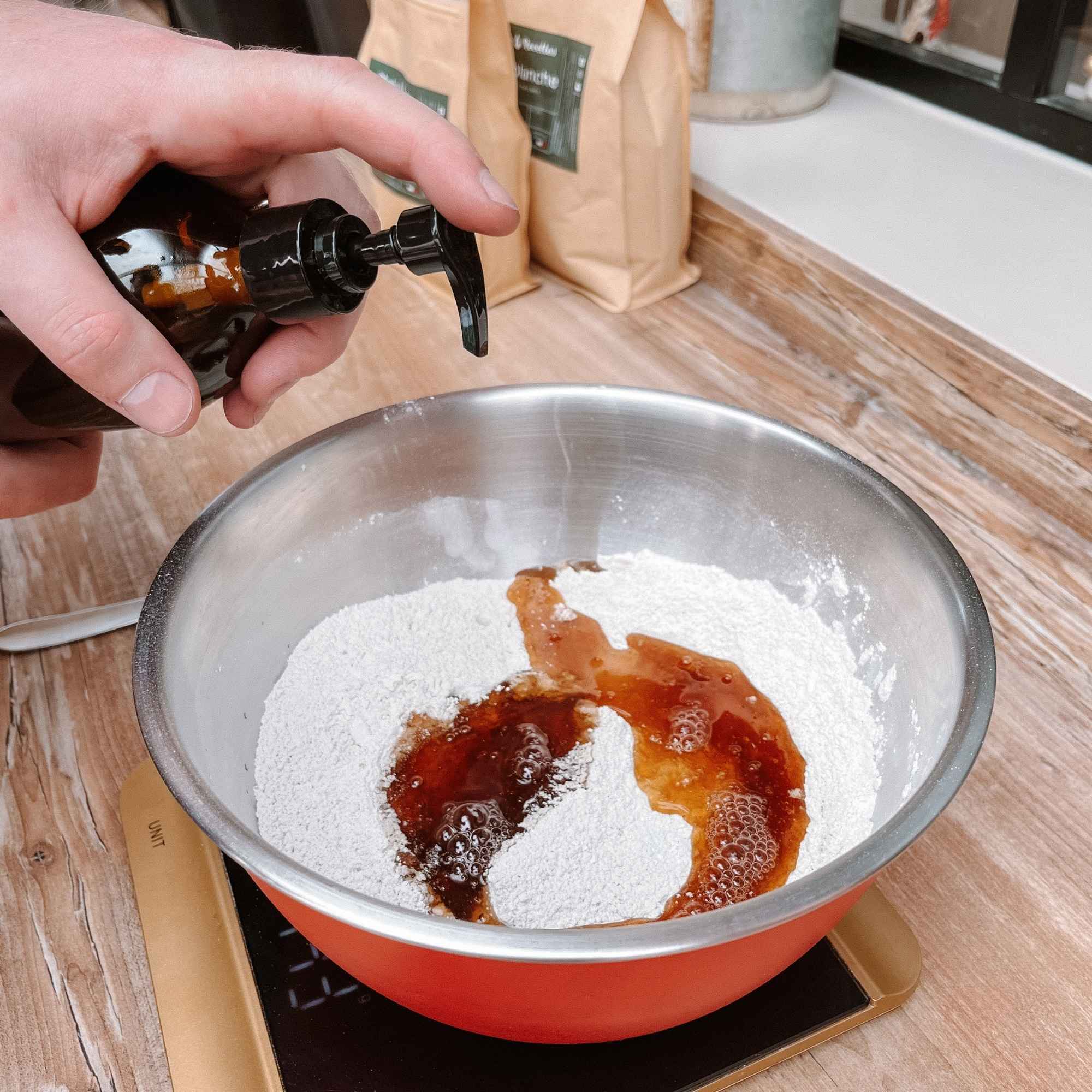 Astuce zéro déchet pour remplacer les produits ménagers avec une pierre d’argile faite maison