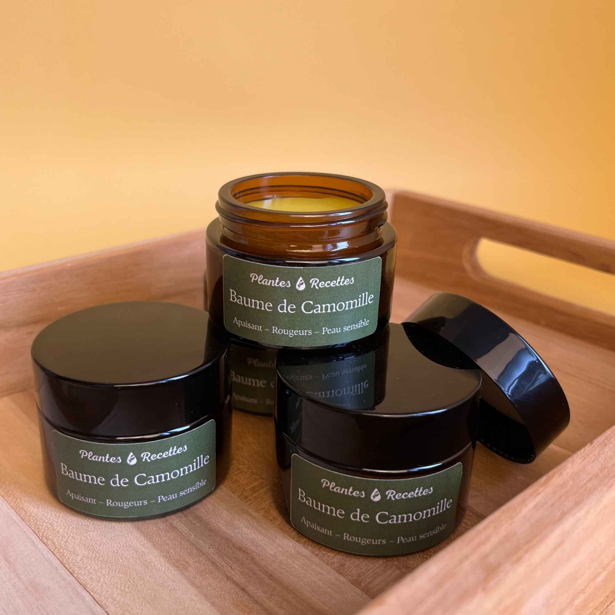 Ingrédients naturels du Baume de Camomille : huile de tournesol, camomille, cire d’abeille, vitamine E – Plantes & Recettes.