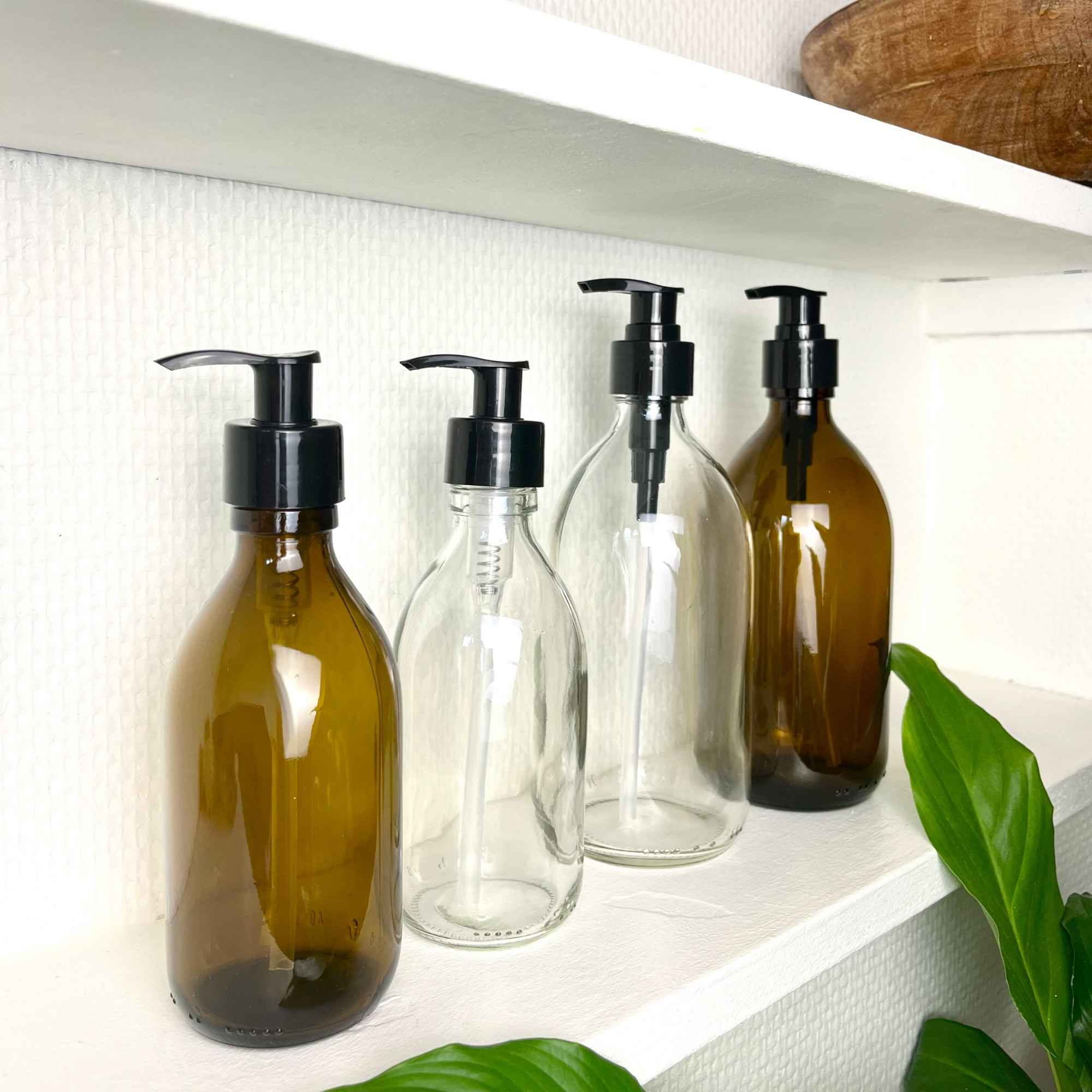 Flacon pompe en verre pour savon, lotion ou liquide vaisselle naturel.
