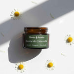 Baume de Camomille apaisant et doux pour les peaux sensibles, fabriqué artisanalement – Plantes & Recettes.