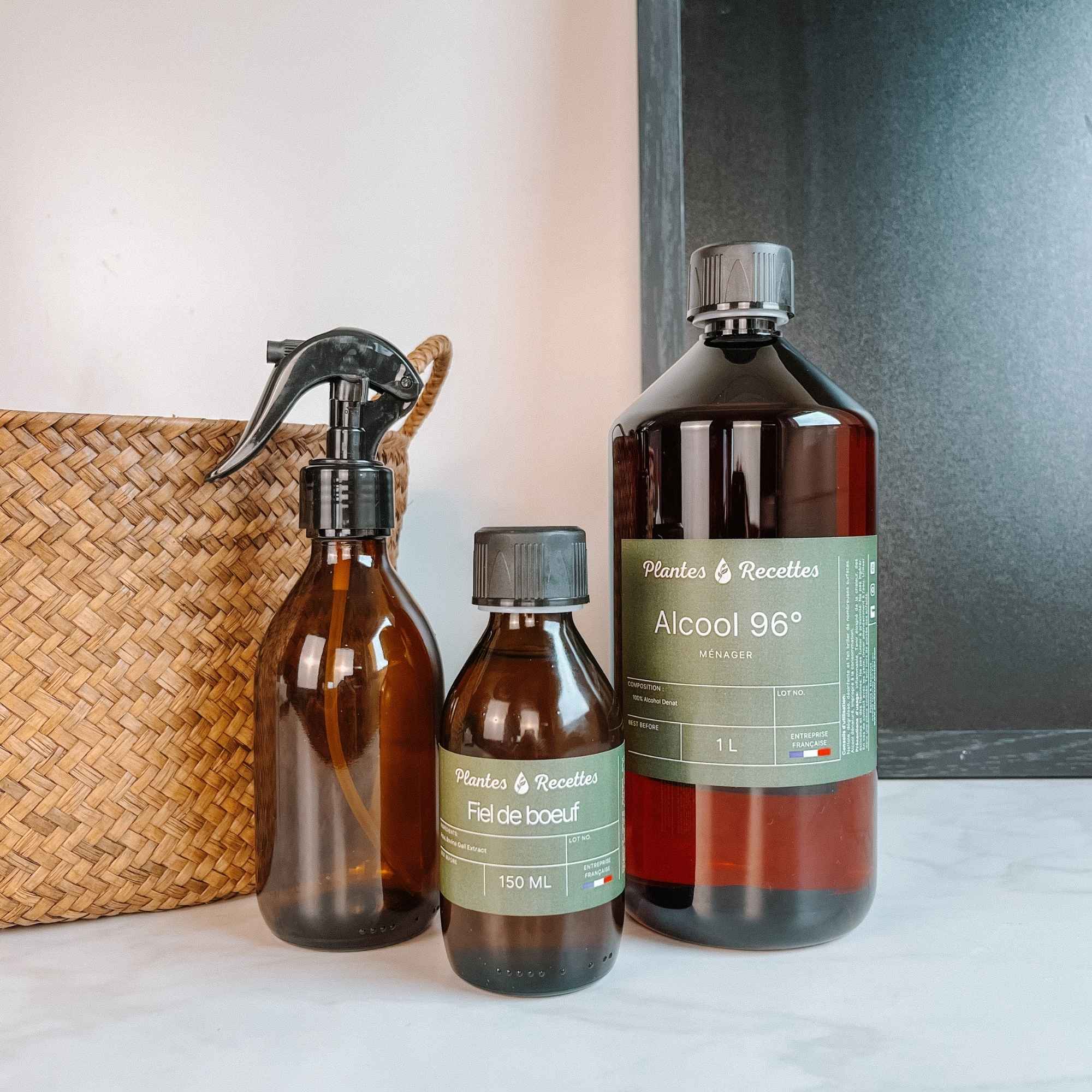 Utilisation d’un détachant textile maison sur vêtements – Plantes et Recettes