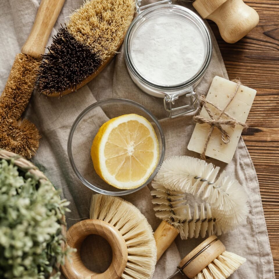 Lessive de Soude : Utilisations, Précautions et Alternatives Écologiques