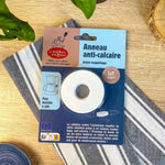 Anneau anti-calcaire magnétique réutilisable placé dans le réservoir d'une machine à café pour contribuer à limiter les dépôts de calcaire et accompagner l'entretien de l'appareil.