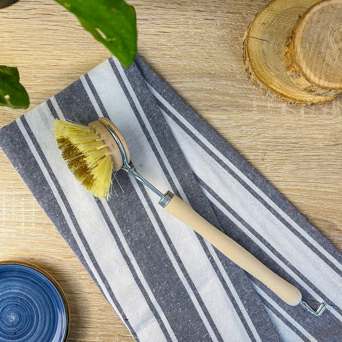 Brosse Vaisselle Zéro Déchet en Bois, Laiton et Fibres Naturelles