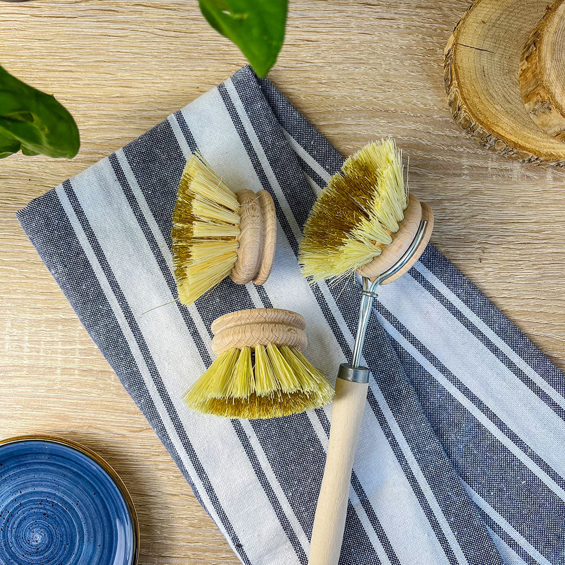 Brosse Vaisselle Zéro Déchet en Bois, Laiton et Fibres Naturelles