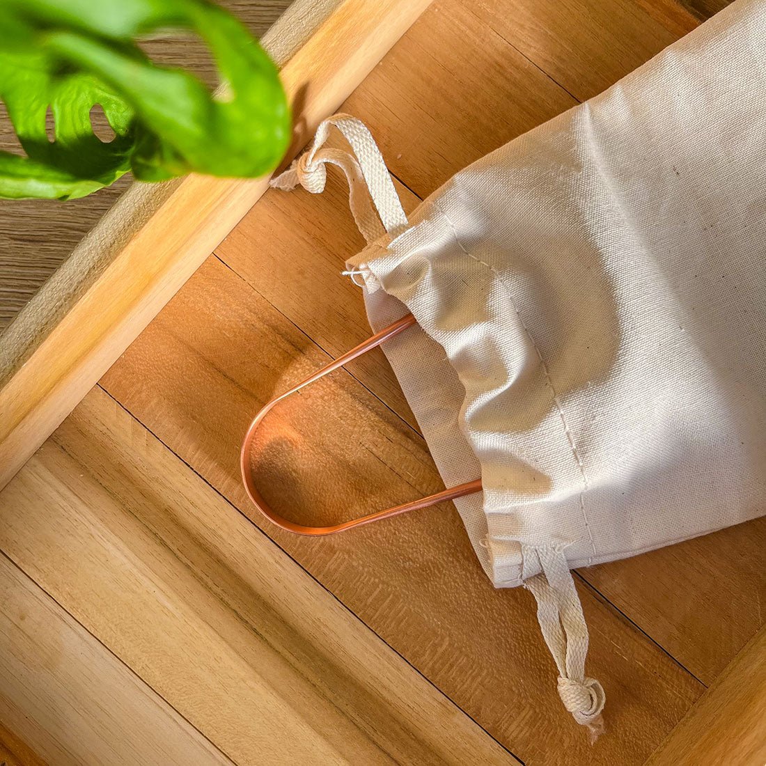 Gratte-langue en Cuivre - Outil d'Exfoliation Doux pour une Bouche Propre