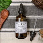 Macérat huileux de Calendula – Soin végétal apaisant, idéal pour les peaux sensibles et les petits bobos du quotidien, fabriqué artisanalement dans les Hauts-de-France. Plantes et Recettes