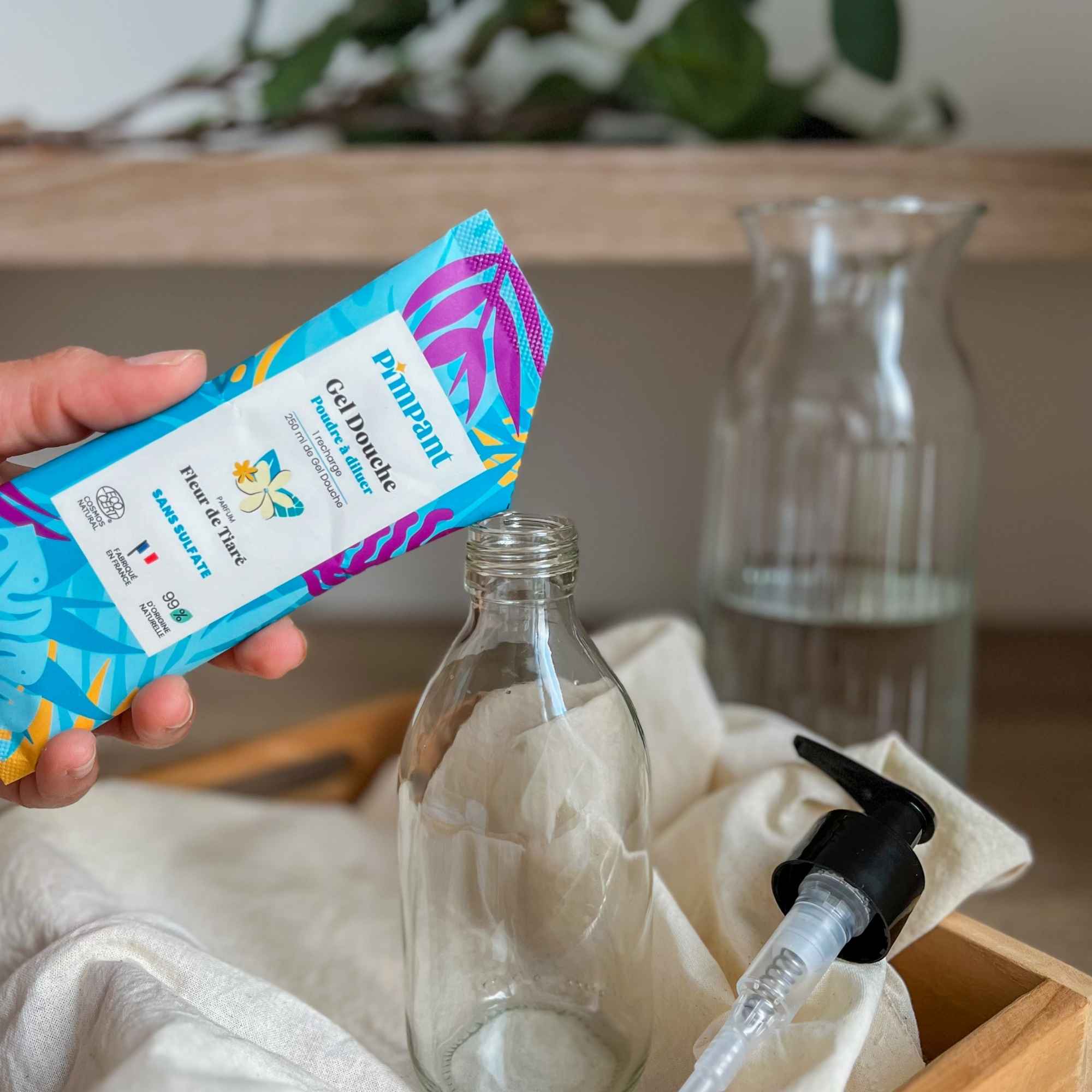 Recharge écologique de gel douche fleur de tiaré.