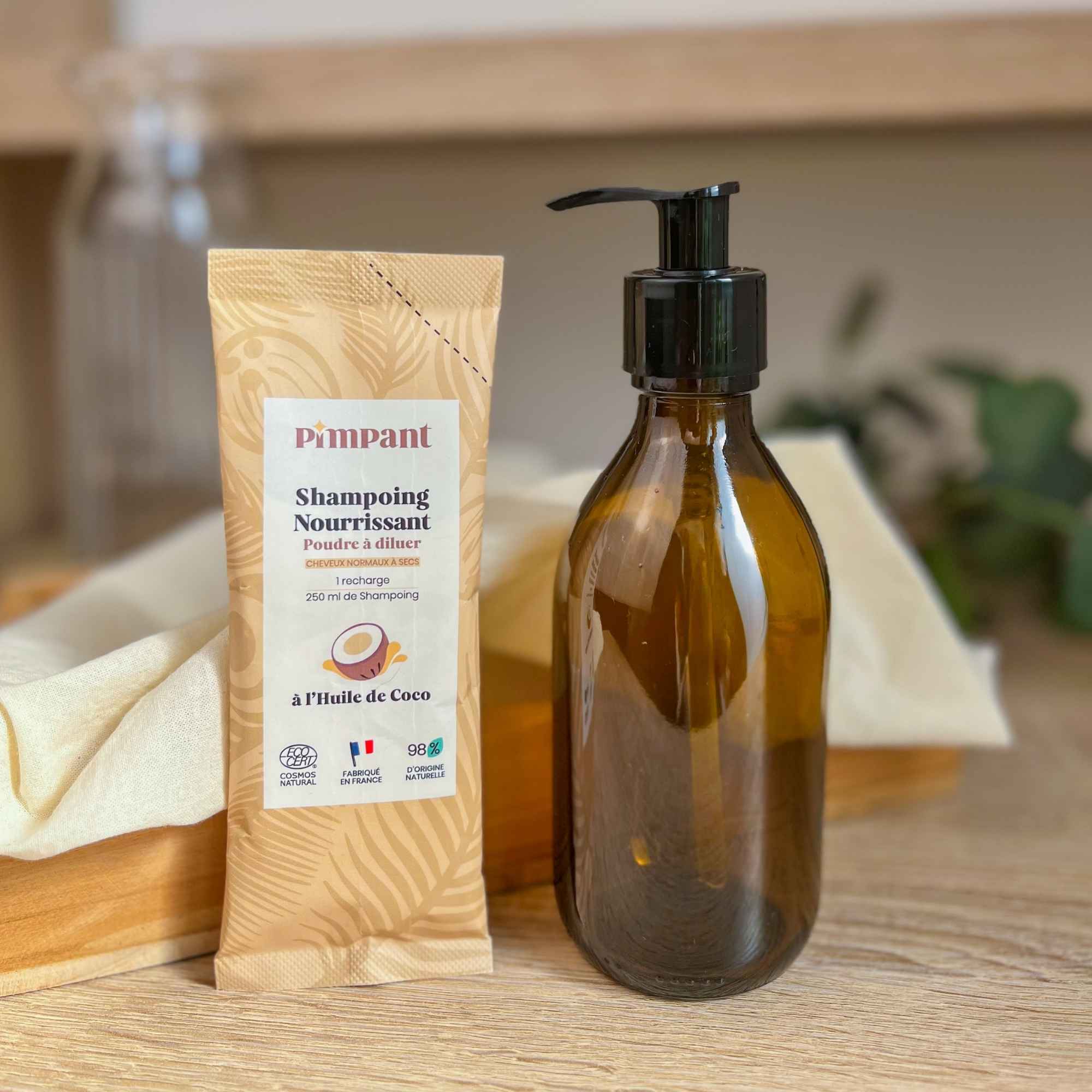Soin capillaire à la coco vendu par Plantes & Recettes.