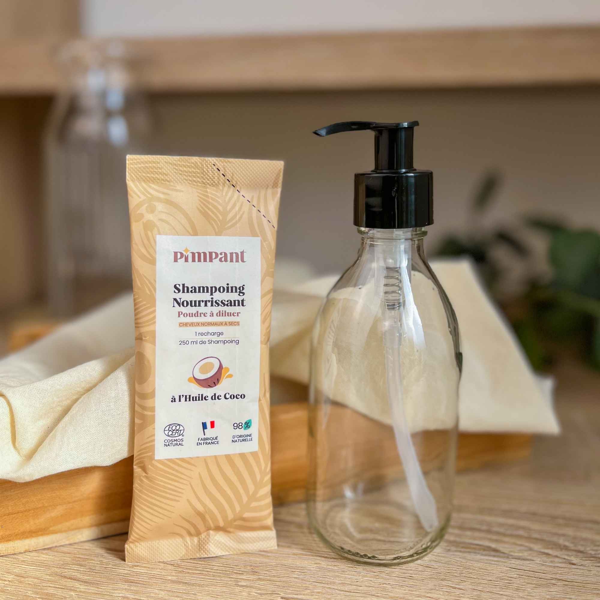 Recharge écologique de shampoing nourrissant coco.