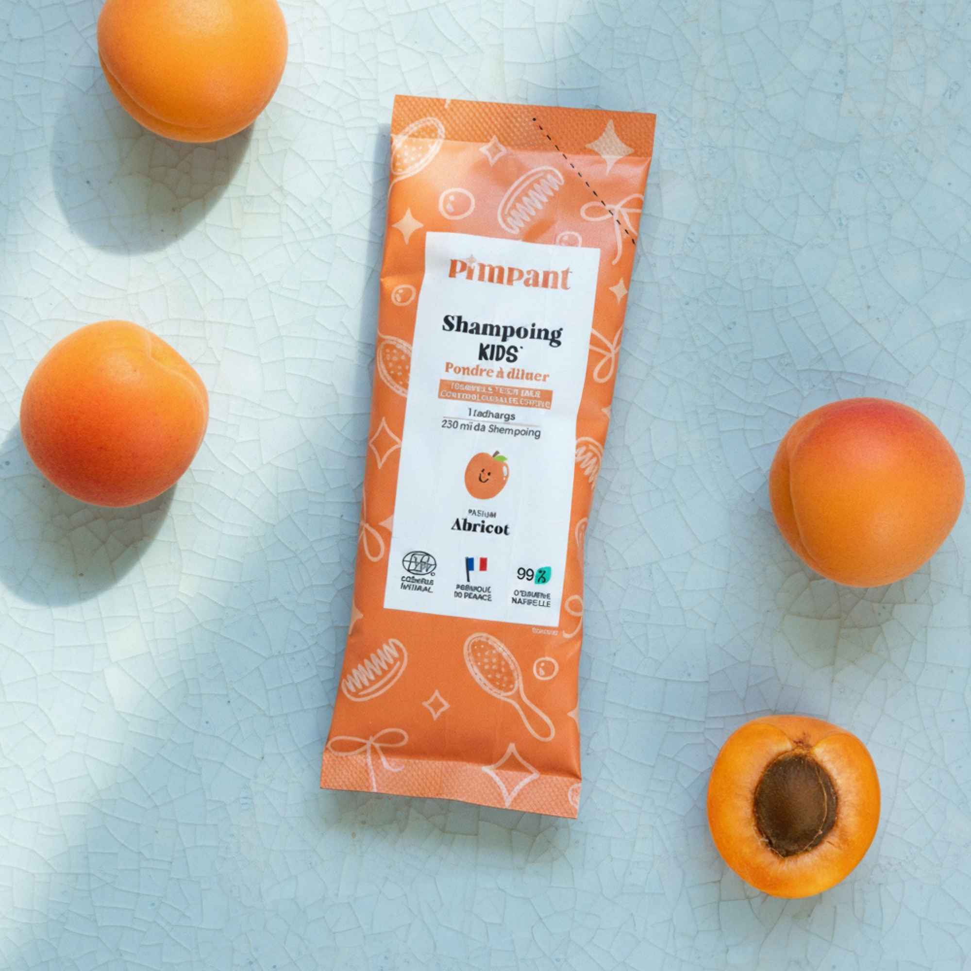 Shampoing pour enfants à l’abricot, formule douce et naturelle.