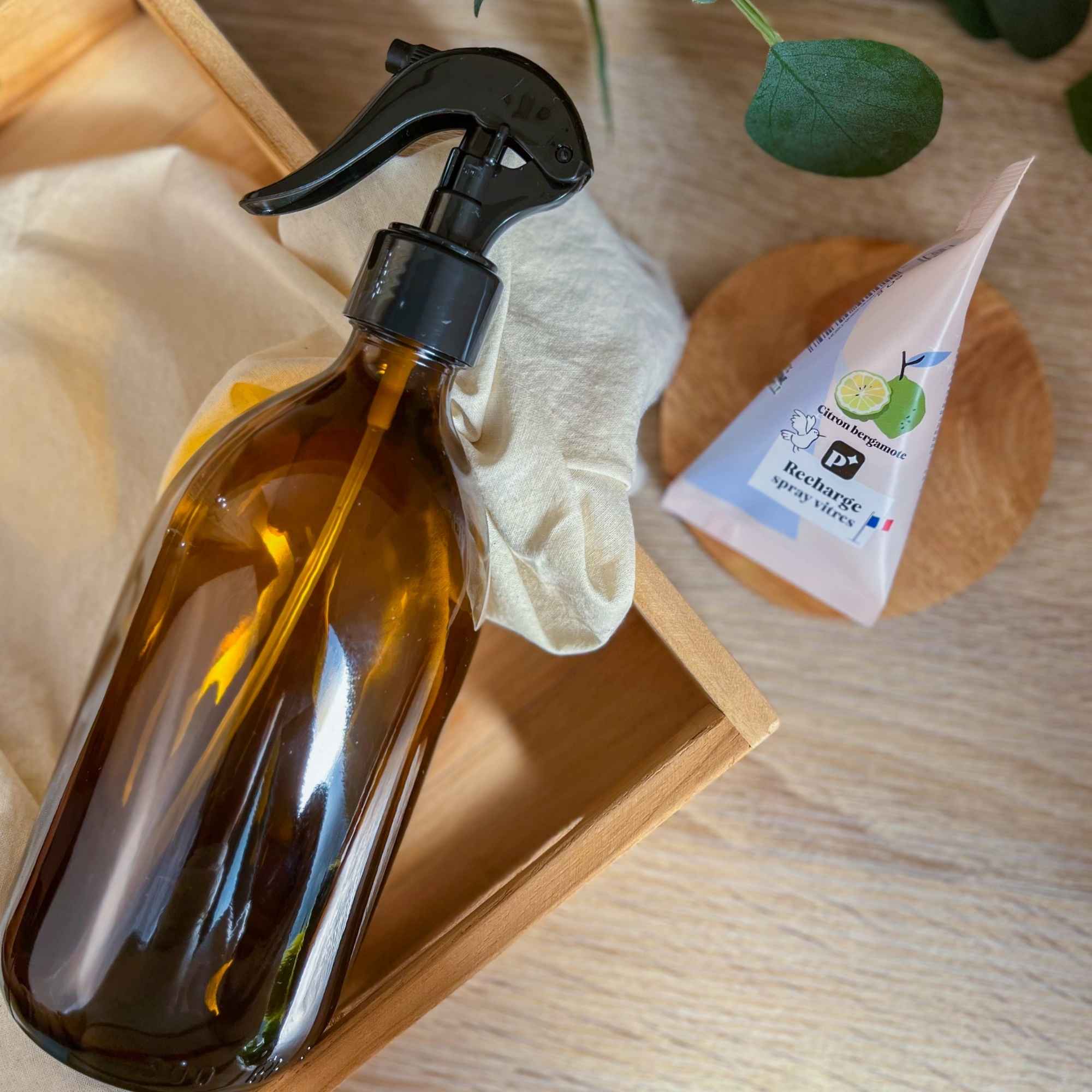Nettoyant vitres écoresponsable au parfum d’agrumes.