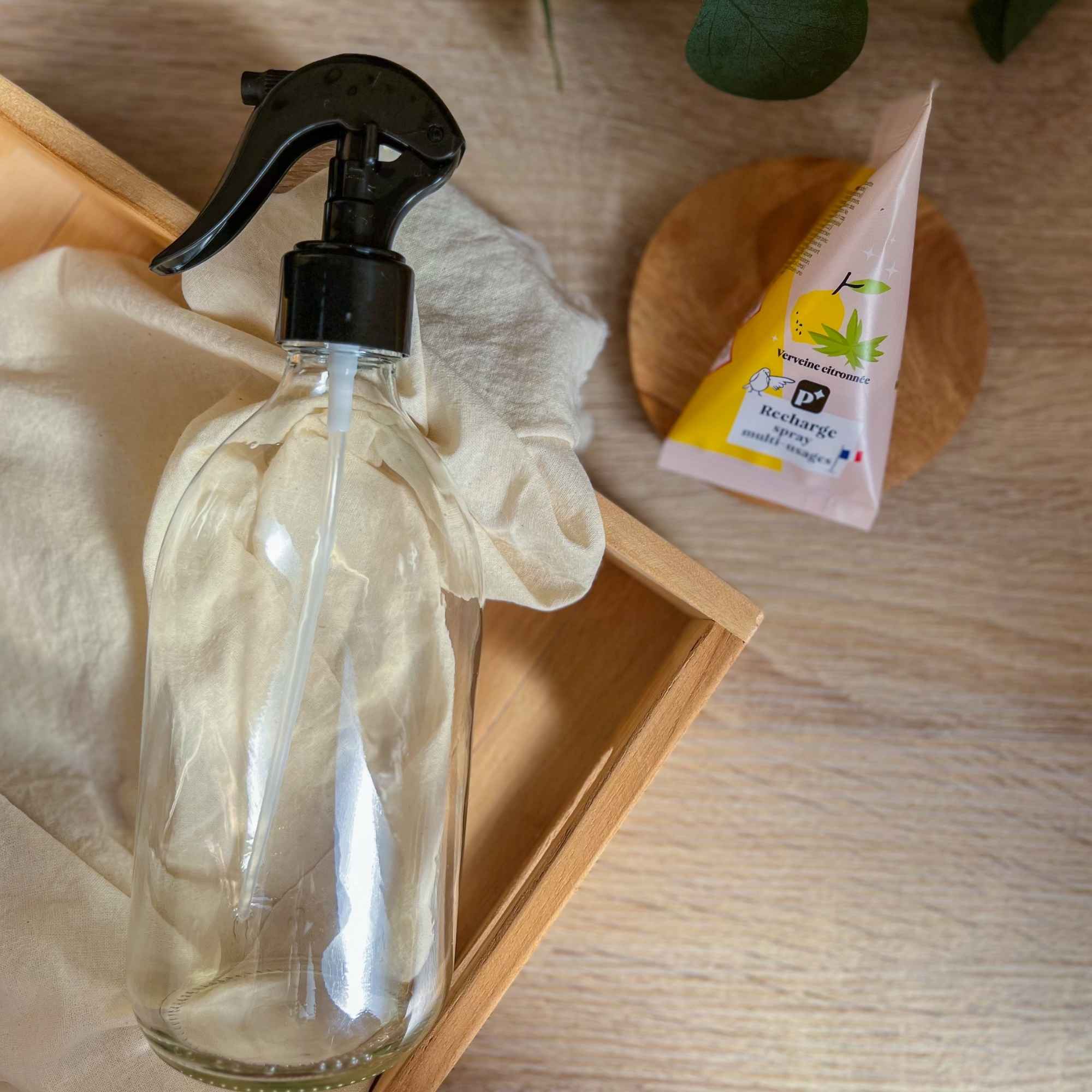 Produit naturel pour entretenir toutes les surfaces de la maison.