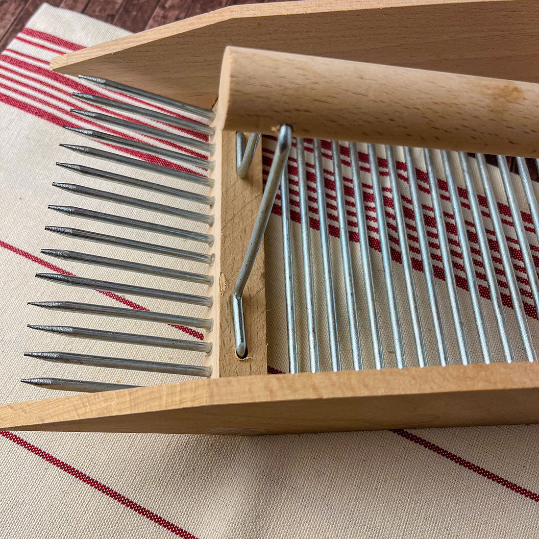 Ramasse-Baies en bois – Outil traditionnel pour la cueillette