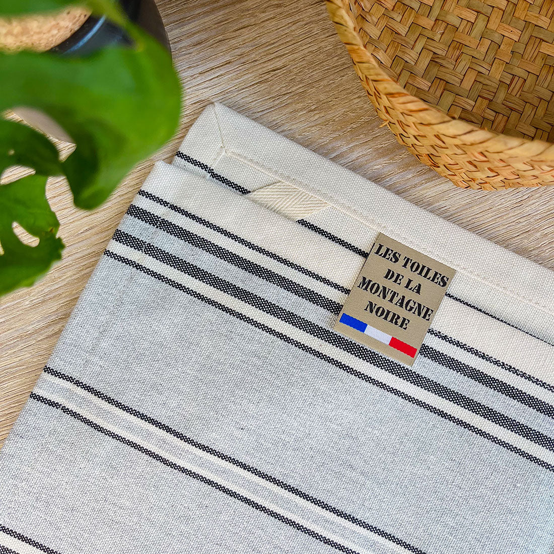 Torchon Rayé Gris & Bleu en Coton - Essuyage efficace et élégant
