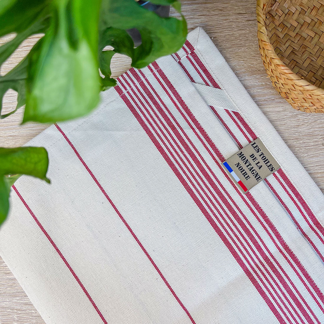 Torchon Rayé Rouge en Coton - Essuyage efficace et élégant