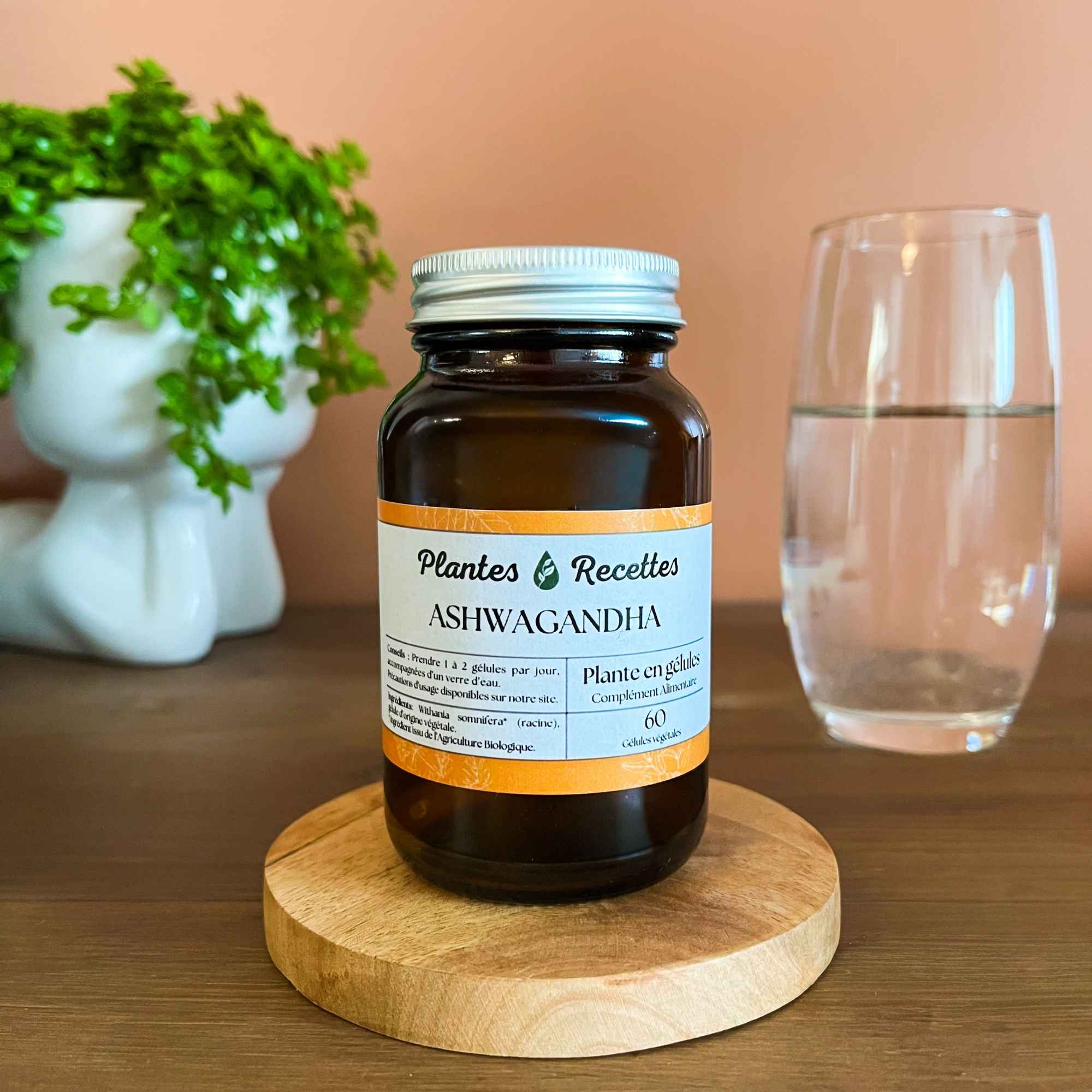 Gélules d’ashwagandha bio Plantes & Recettes, qualité herboristerie, fabrication française, capsules végétales vegan en pilulier verre ambré, cure 1 mois.