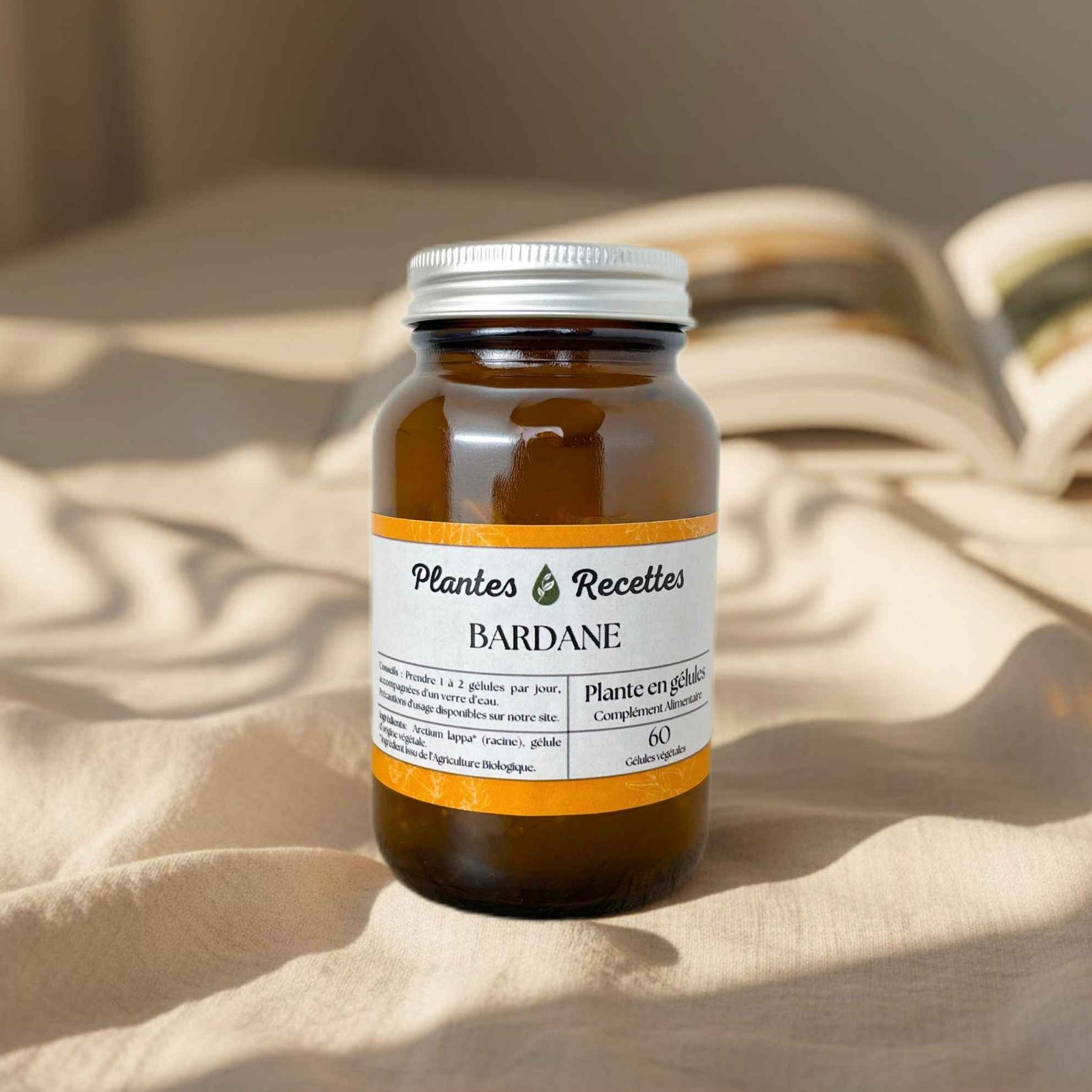Gélules de bardane bio Plantes & Recettes, complément dépuratif pour une peau nette et l’élimination des toxines, qualité herboristerie, fabrication française, capsules végétales vegan en pilulier verre ambré, cure 1 mois.