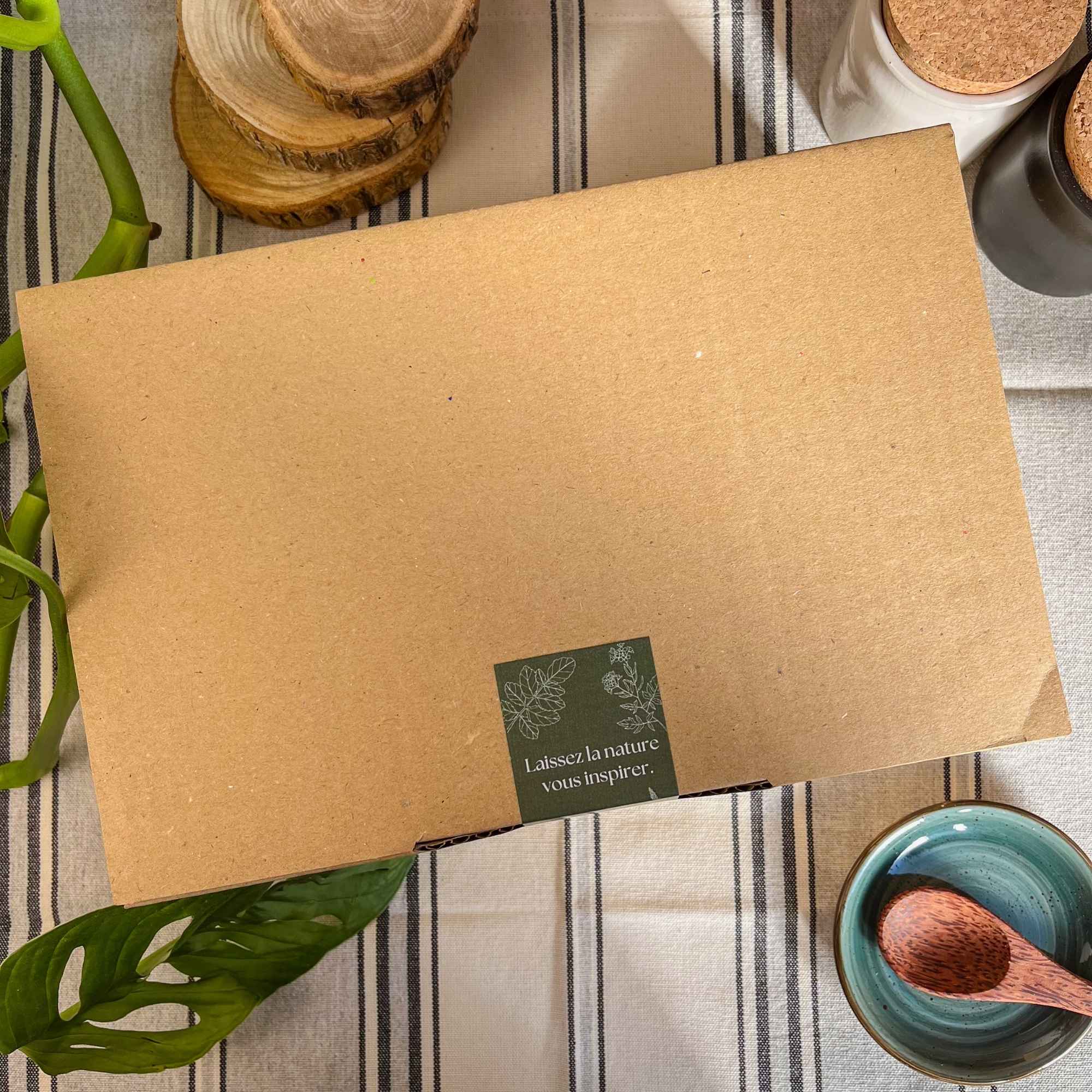 Kit complet de macérâts maison avec huile bio, plantes séchées, flacons et pots