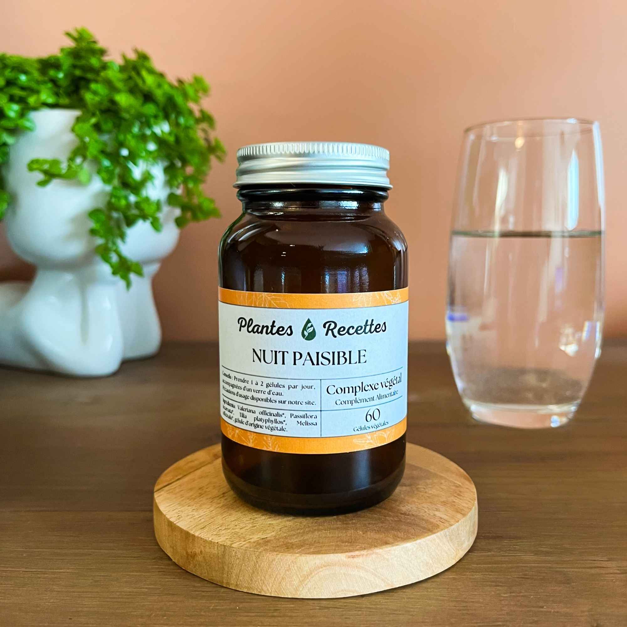 Complexe nuit paisible bio Plantes & Recettes, gélules végétales, qualité herboristerie, fabrication française, pilulier verre ambré, cure 1 mois.