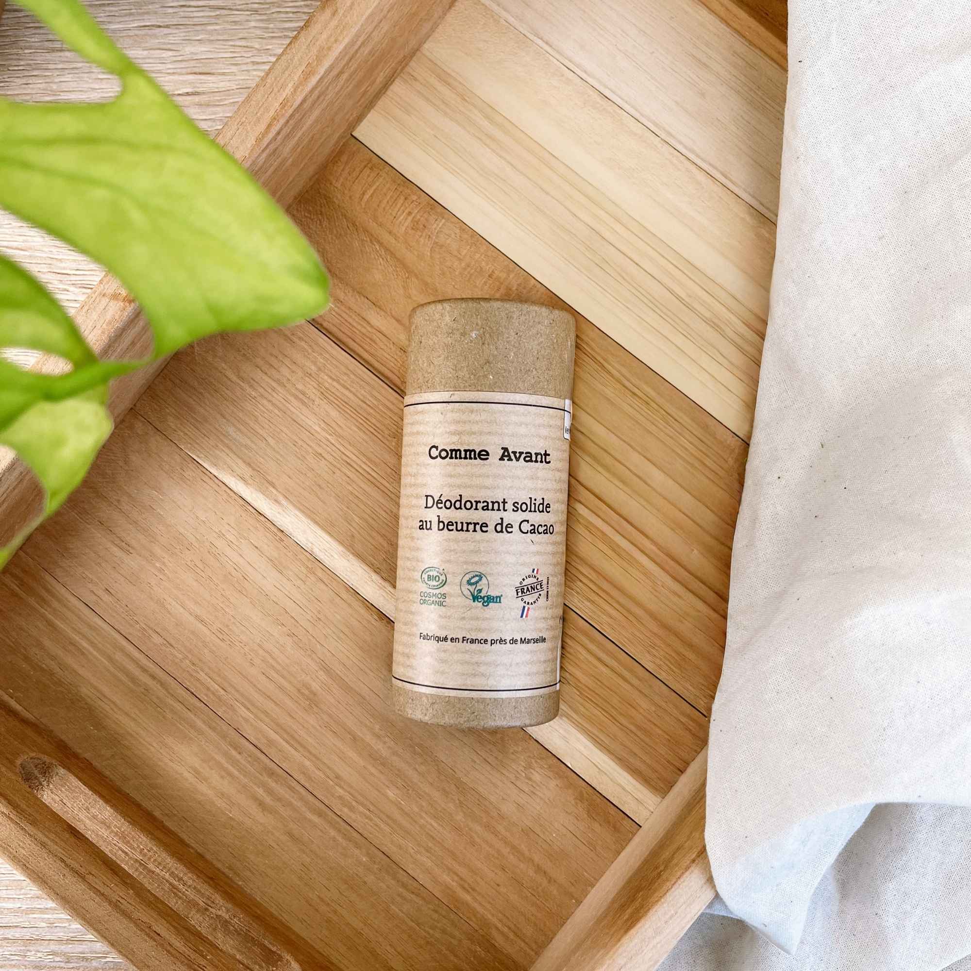 Déodorant solide brut au beurre de cacao Comme Avant, naturel et sans parfum, présenté en stick écologique.