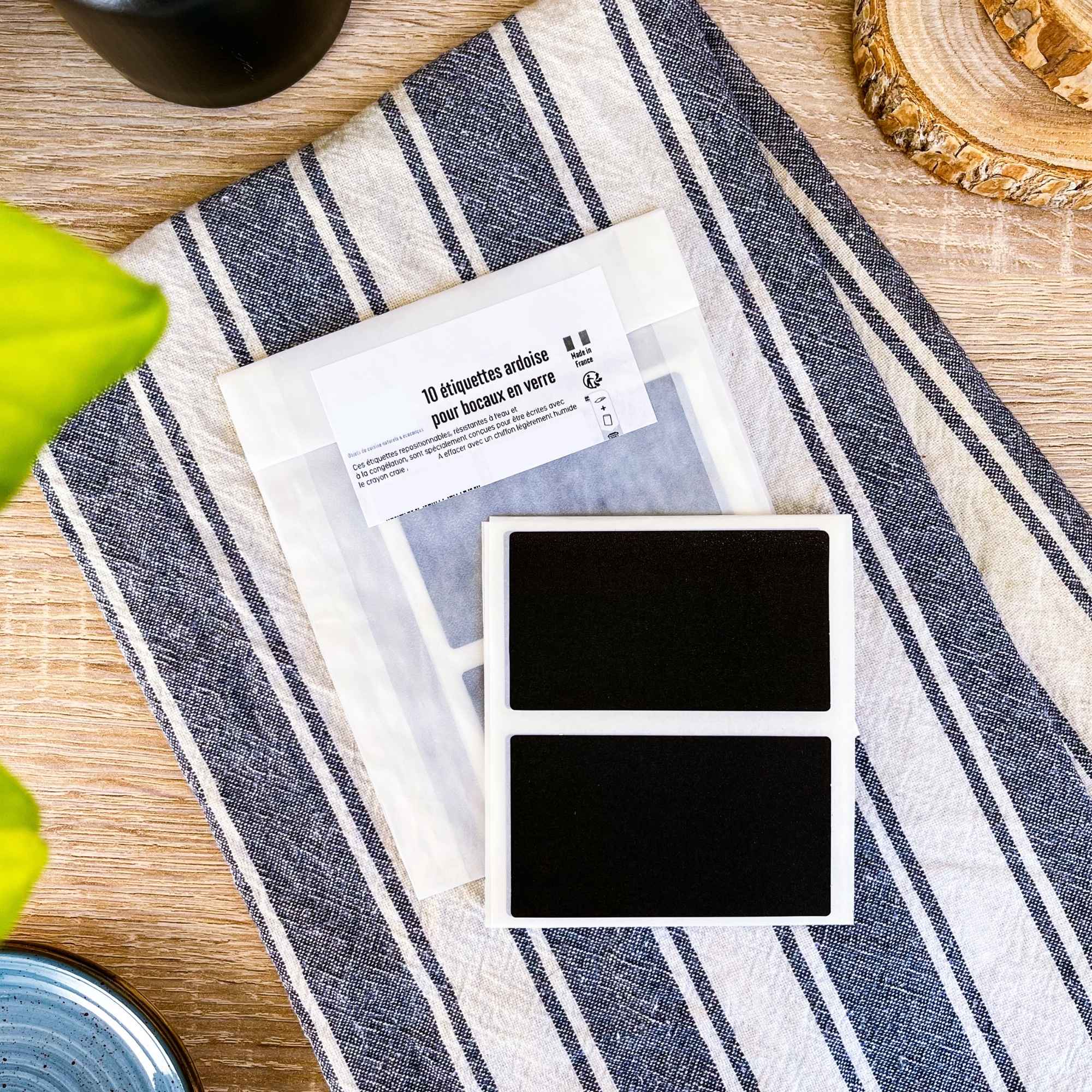 Lot de 10 étiquettes ardoise autocollantes pour bocaux en verre, repositionnables, résistantes à l’eau et à la congélation, fabriquées en France.