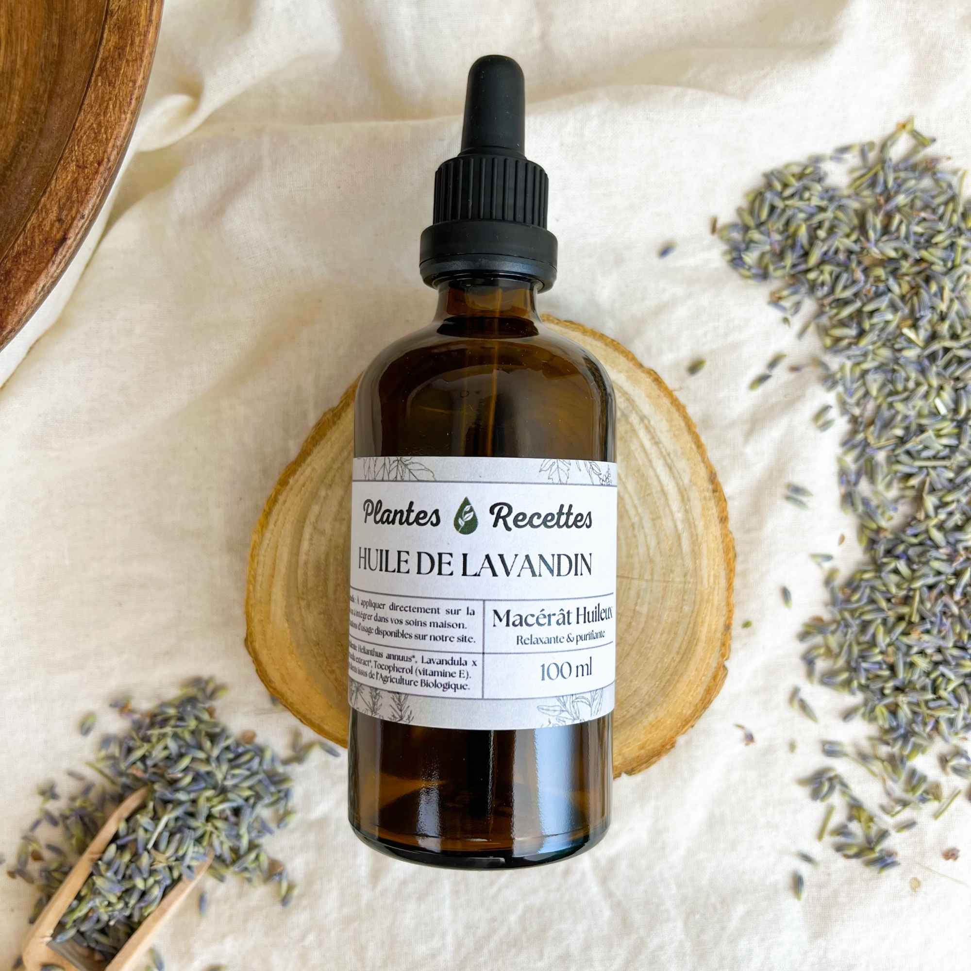 Macérat huileux de lavandin bio Plantes & Recettes, fabriqué artisanalement à froid dans notre atelier des Hauts-de-France, concentré en actifs apaisants.