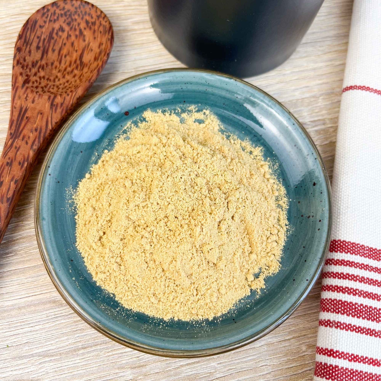 Gingembre bio en poudre Plantes & Recettes, épice naturelle aromatique idéale pour plats, desserts et infusions maison.