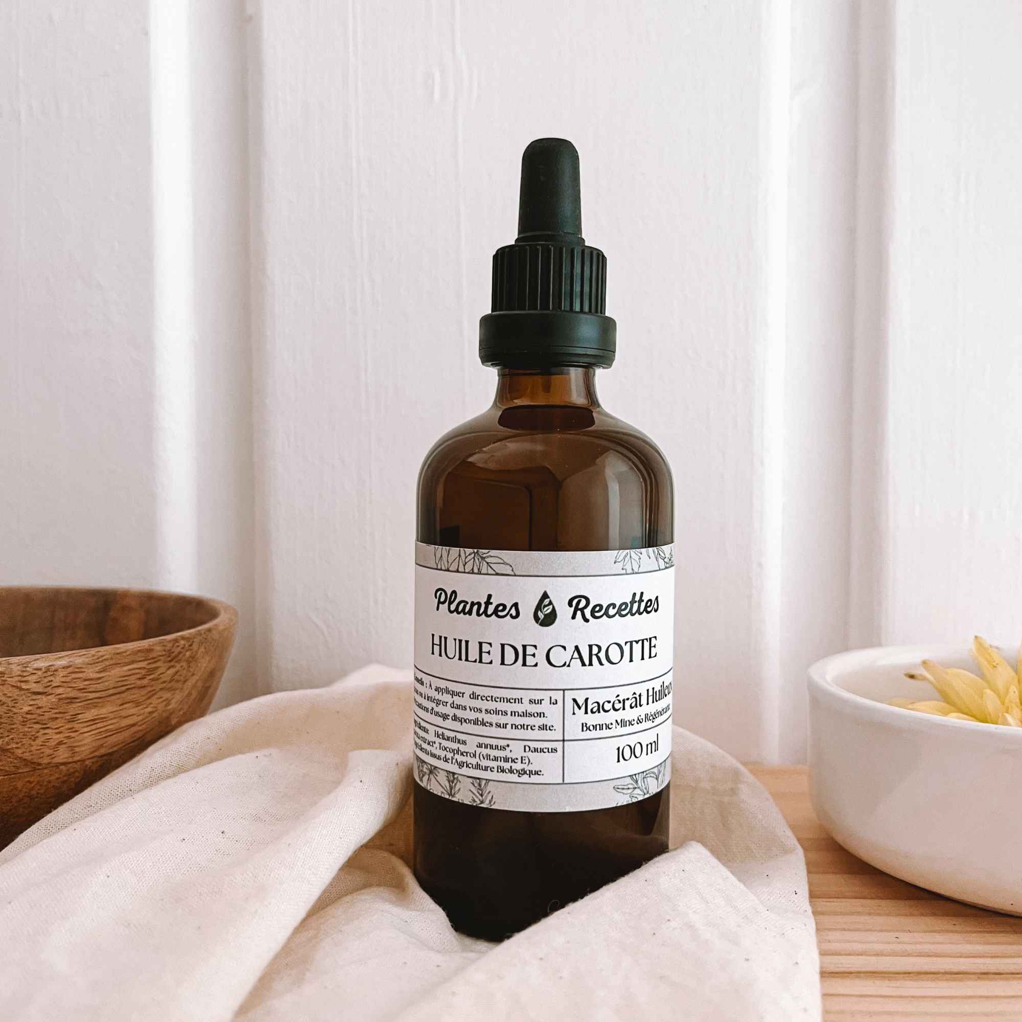 Macérat huileux de carotte bio Plantes & Recettes, fabrication française, agriculture biologique, macération longue en flacon compte-goutte 100 ml, qualité herboristerie.