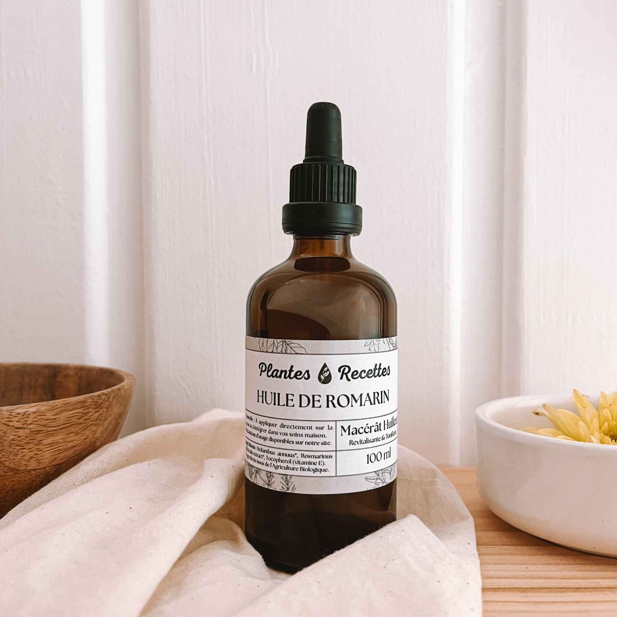 Macérat huileux de romarin bio Plantes & Recettes, fabrication française, macération longue, qualité herboristerie, flacon compte-goutte en verre 100 ml.