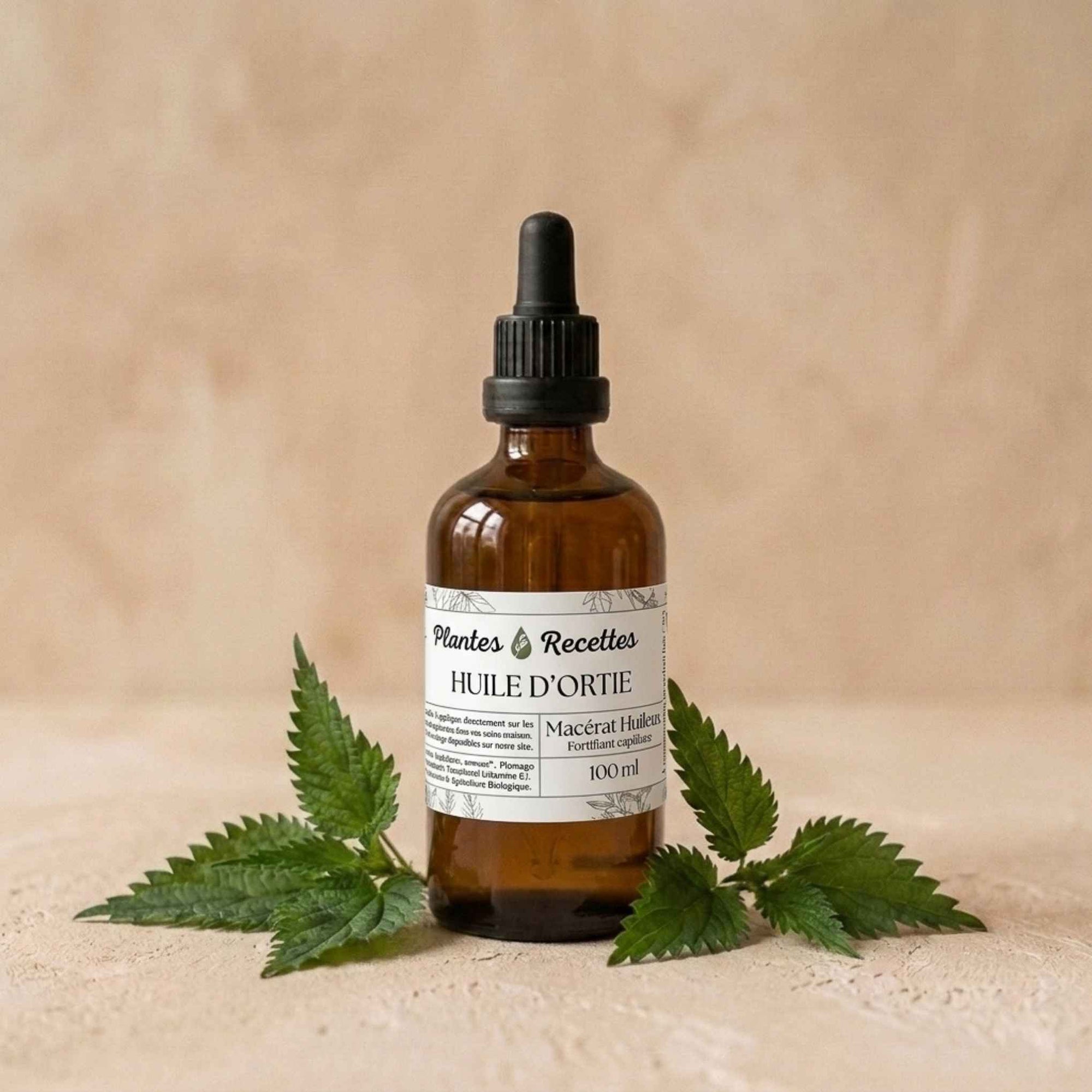 Huile d'Ortie BIO Plantes & Recettes, macérât huileux artisanal traditionnellement apprécié pour accompagner les soins des cheveux et du cuir chevelu.