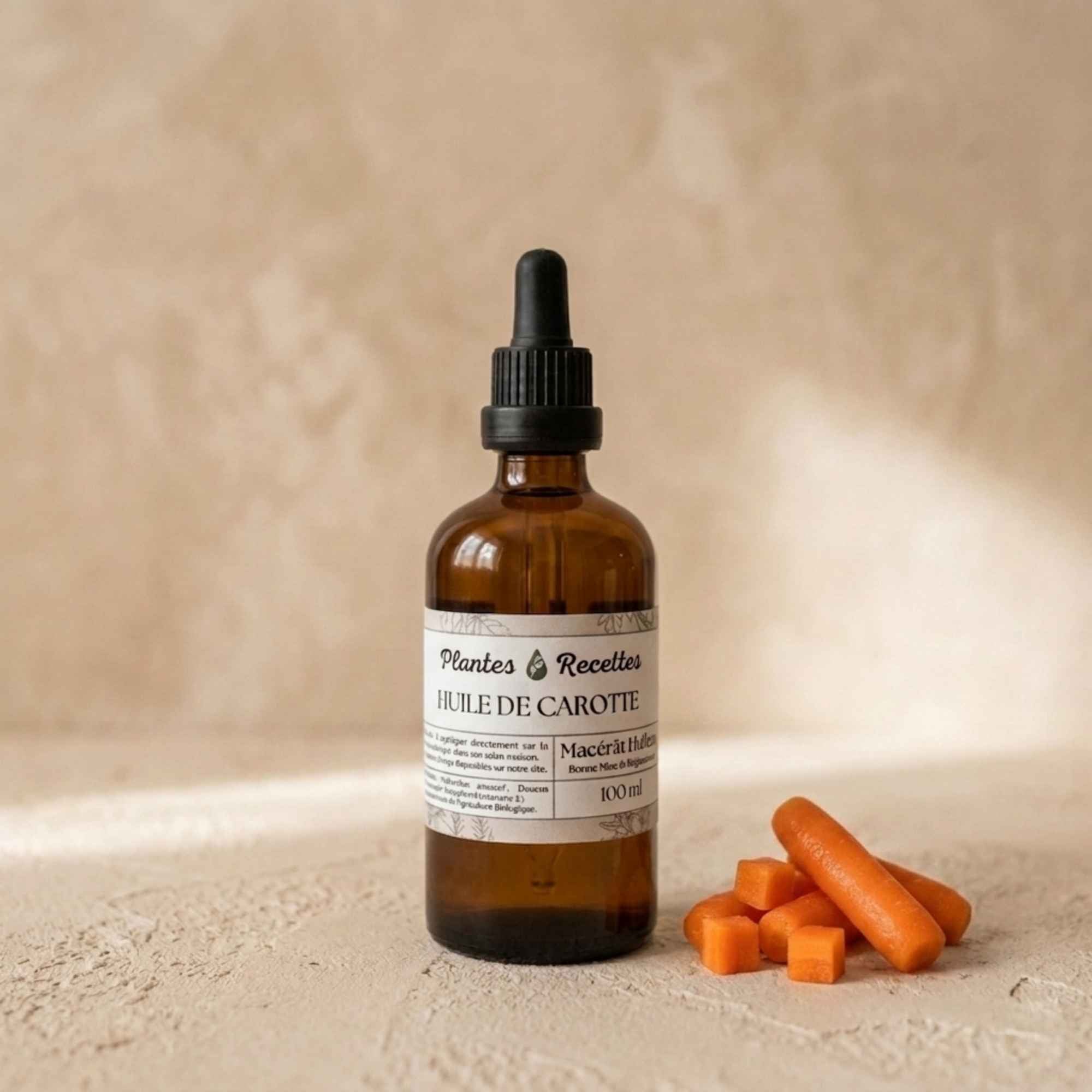 Macérât huileux de carotte Plantes et Recettes, huile naturelle reconnue pour apporter éclat et lumière à la peau