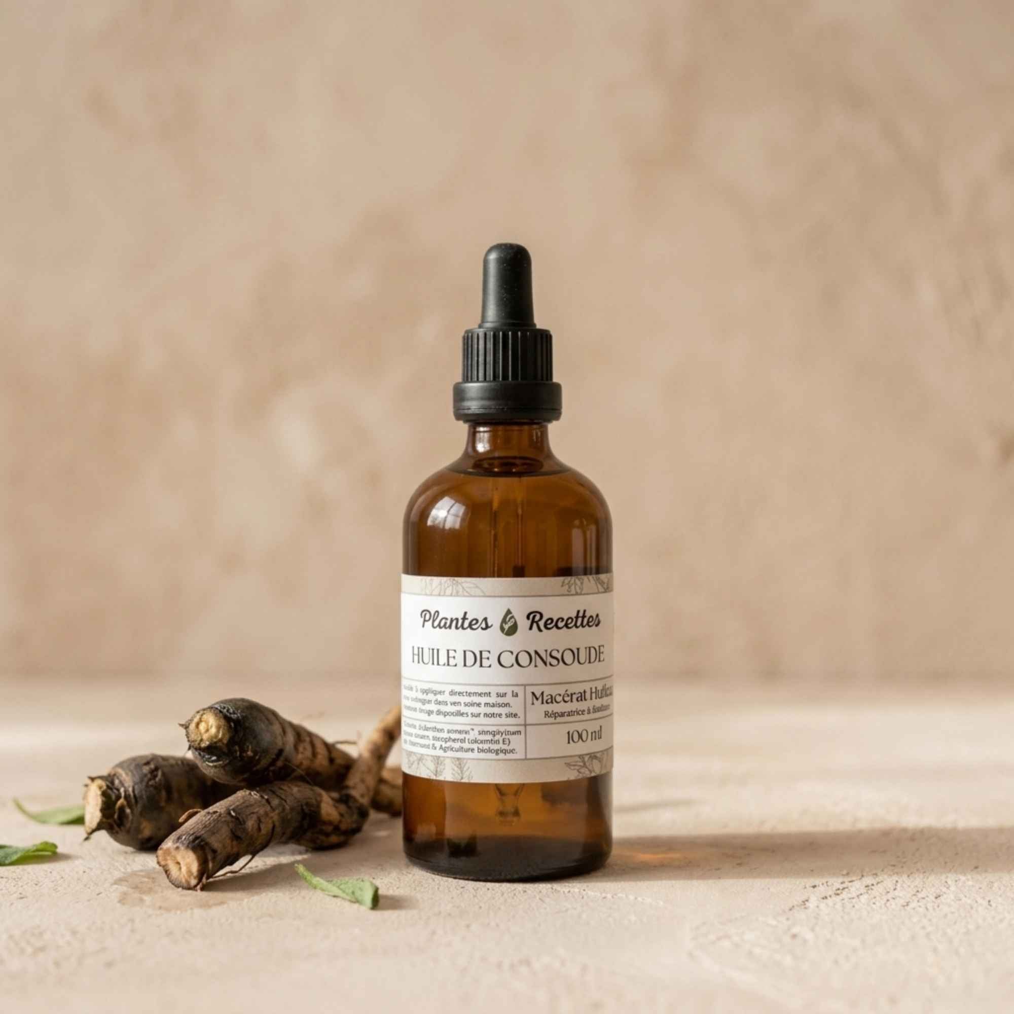 Macérât huileux de consoude Plantes et Recettes, huile naturelle utilisée en soin local pour la peau