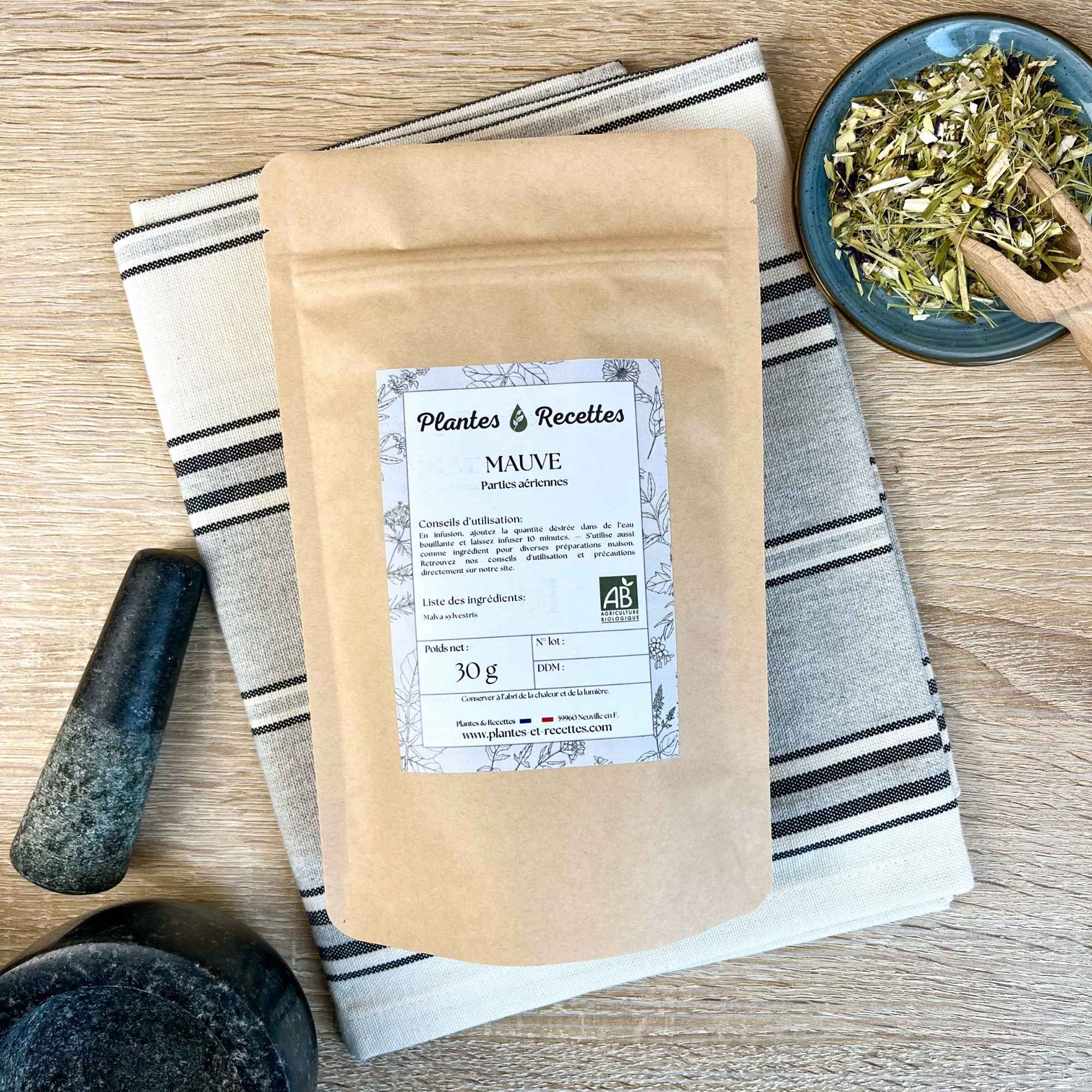 Sachet de mauve bio en parties aériennes Plantes & Recettes, plante de qualité herboristerie conditionnée à la main en France.