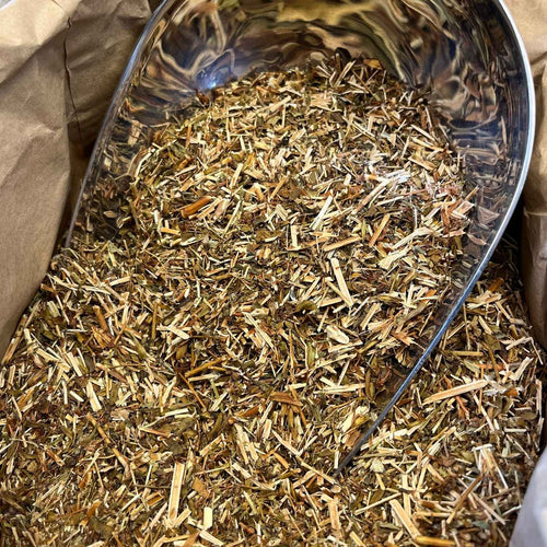 Photo de millepertuis  parties aériennes bio séchée vendue par Plantes & Recettes, spécialisée en plantes médicinales de qualité.