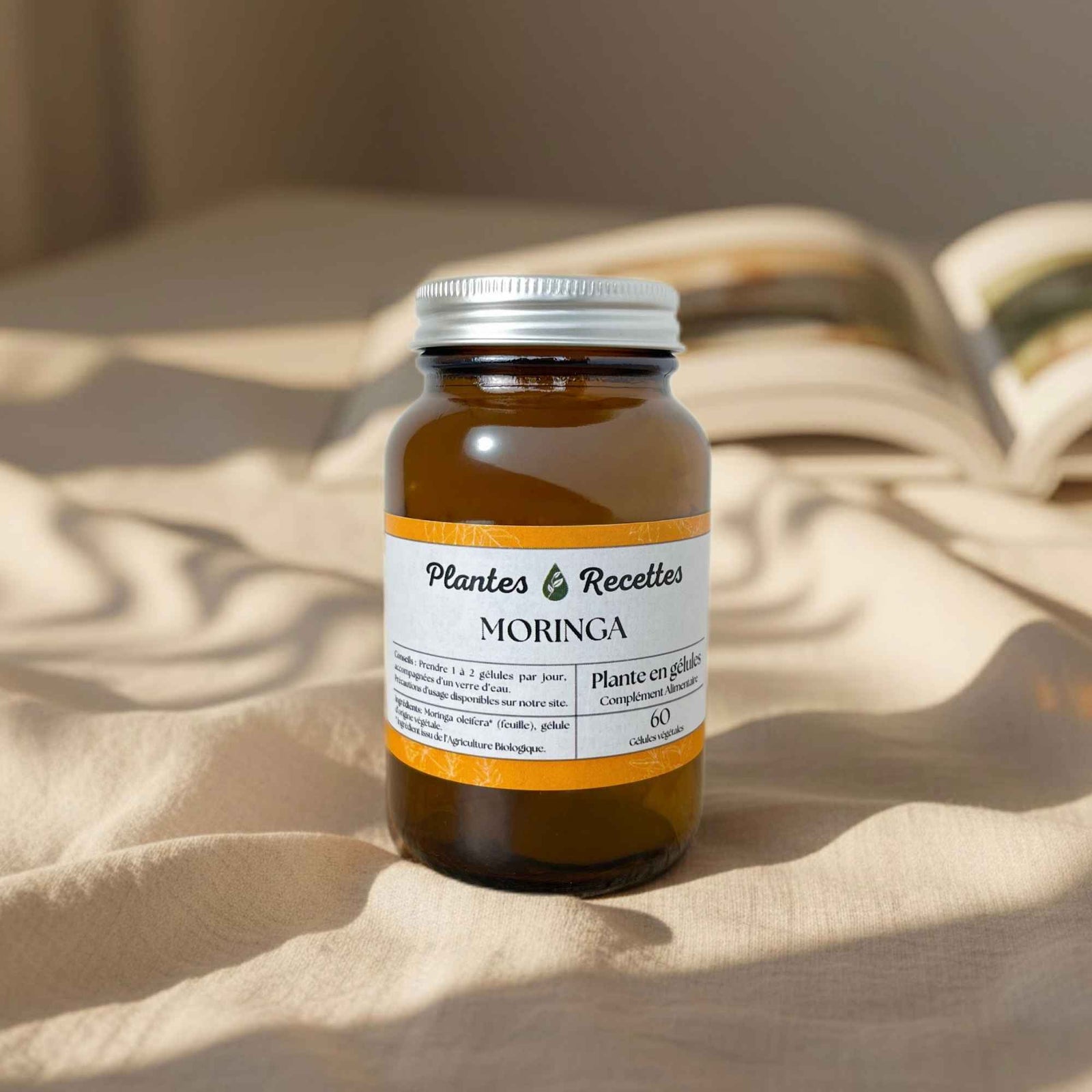 Gélules de moringa bio Plantes & Recettes, complément riche en nutriments pour la vitalité et le soutien de l’immunité, qualité herboristerie, fabrication française, capsules végétales vegan en pilulier verre ambré, cure 1 mois.