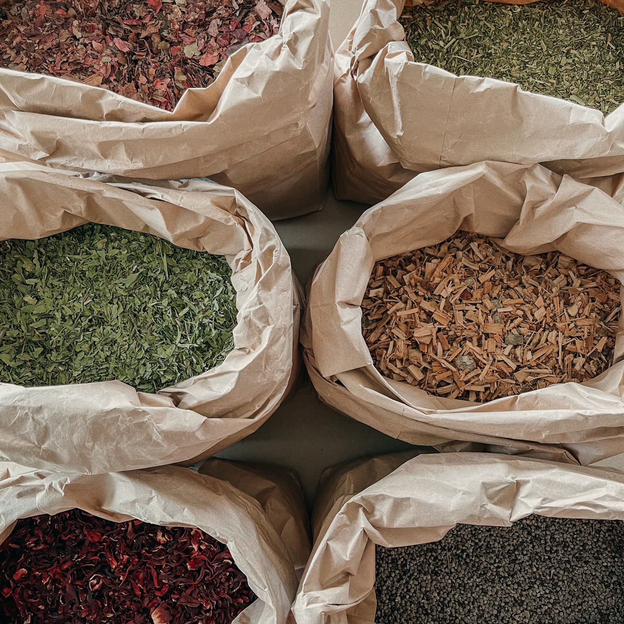 Des plantes médicinales, sauvage, épices & aromates bio de qualité chez Plantes & Recettes