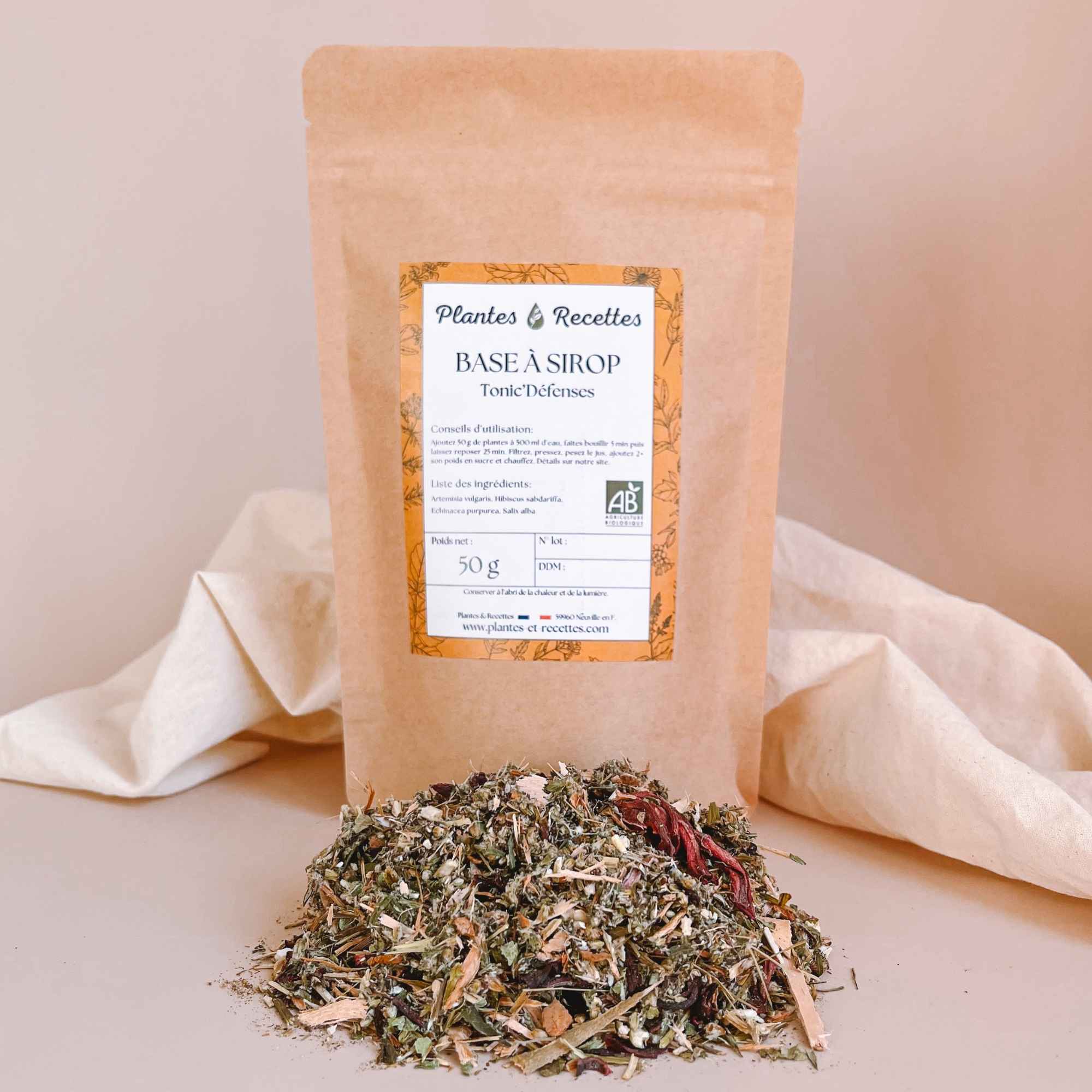 Mélange de plantes pour le tonus et son sachet pour confectionner son sirop de soin.