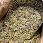 Photo de romarin - feuilles bio séchée vendue par Plantes & Recettes, spécialisée en plantes médicinales de qualité.