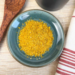 Sel au citron bio Plantes & Recettes, fleur de sel parfumée au citron, curcuma et myrte citronnée, idéale pour poissons et plats ensoleillés.