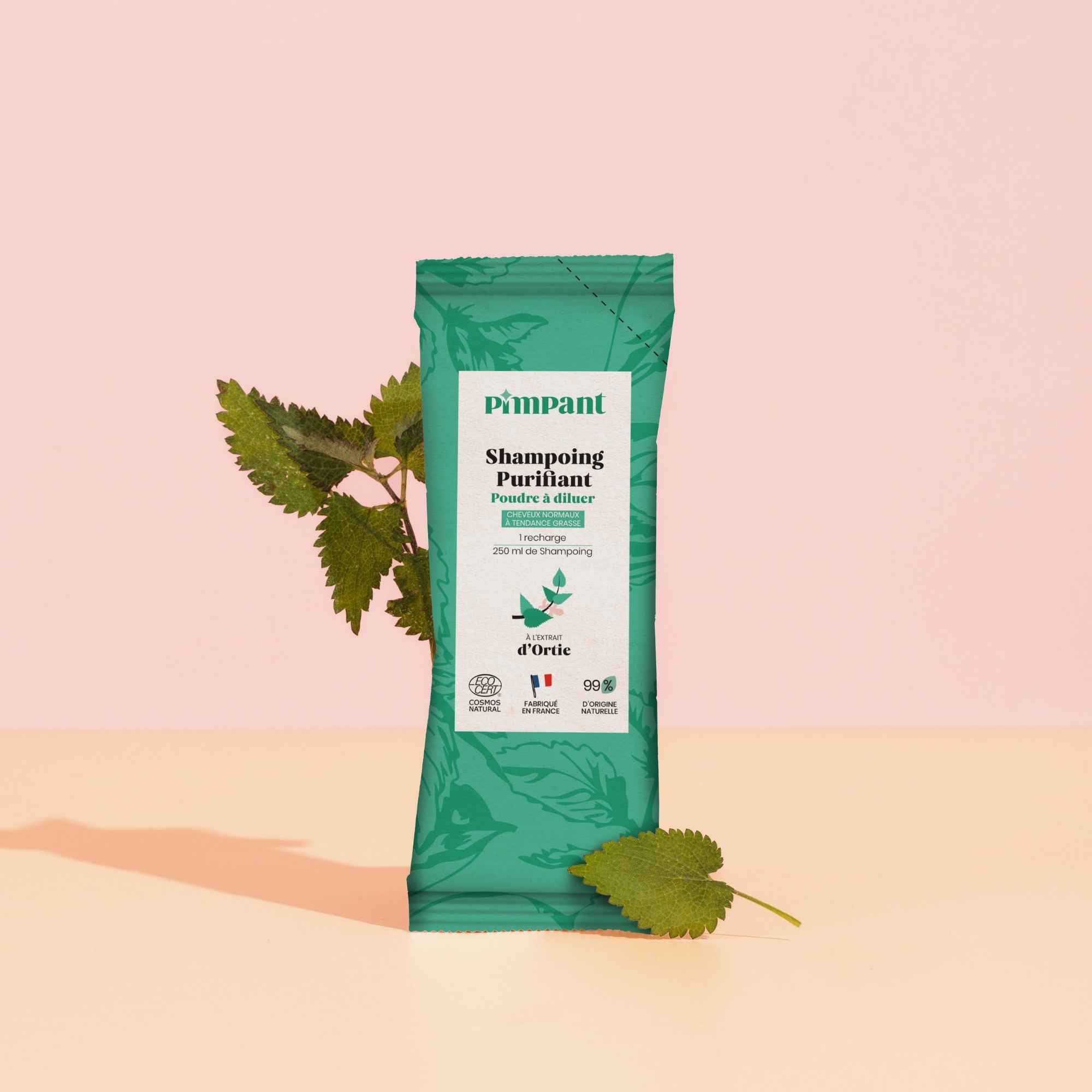 Shampoing purifiant Pimpant à la menthe et à l’ortie, recharge à diluer. Naturel et écologique, pour cheveux normaux à tendance grasse, avec flacon en verre réutilisable.