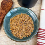 Sucre aux épices bio Plantes & Recettes, mélange gourmand à base de dattes, tonka, hibiscus et orange, idéal pour desserts et pâtisseries maison.