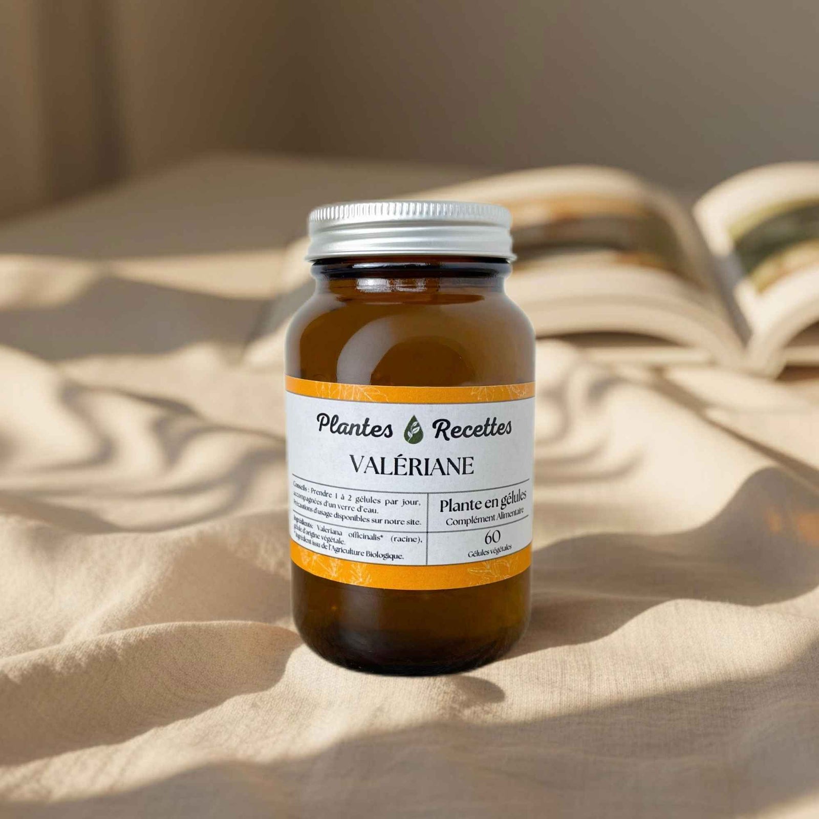 Gélules de valériane bio Plantes & Recettes, complément apaisant pour un sommeil naturel et une meilleure sérénité, qualité herboristerie, fabrication française, capsules végétales vegan en pilulier verre ambré, cure 1 mois.