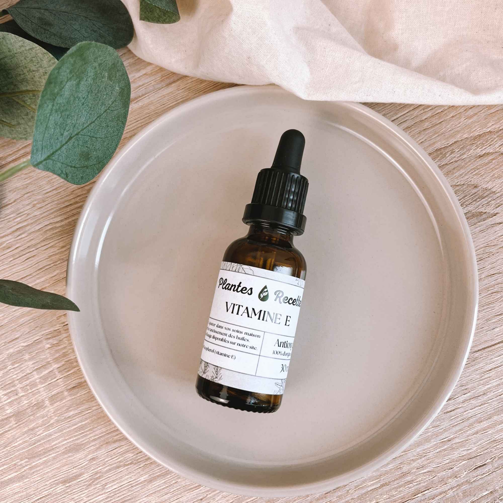 Tocophérol végétal pur, ingrédient antioxydant pour soins cosmétiques maison.